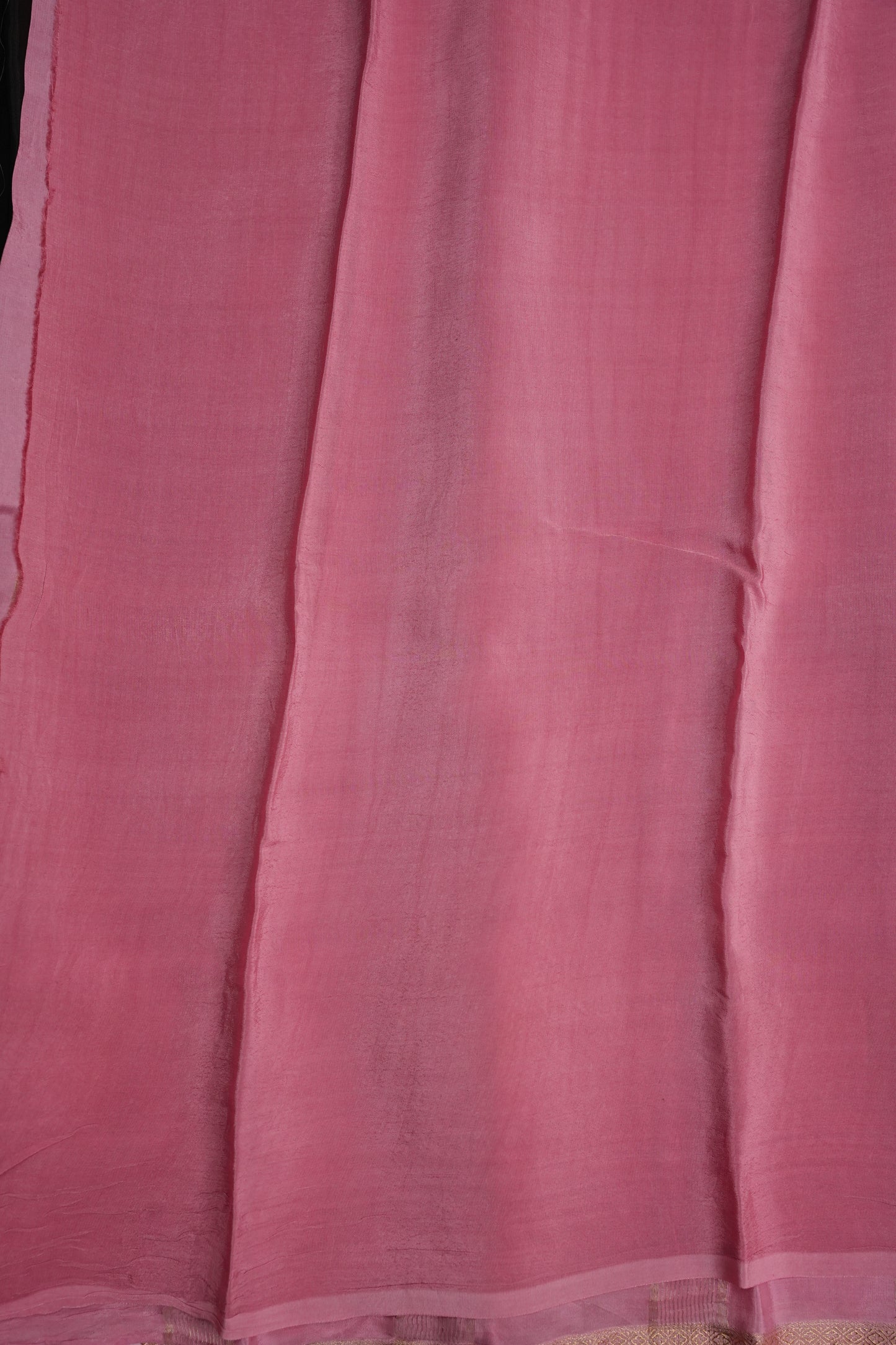 Plain Crepe Silk Saree - Black & Pink