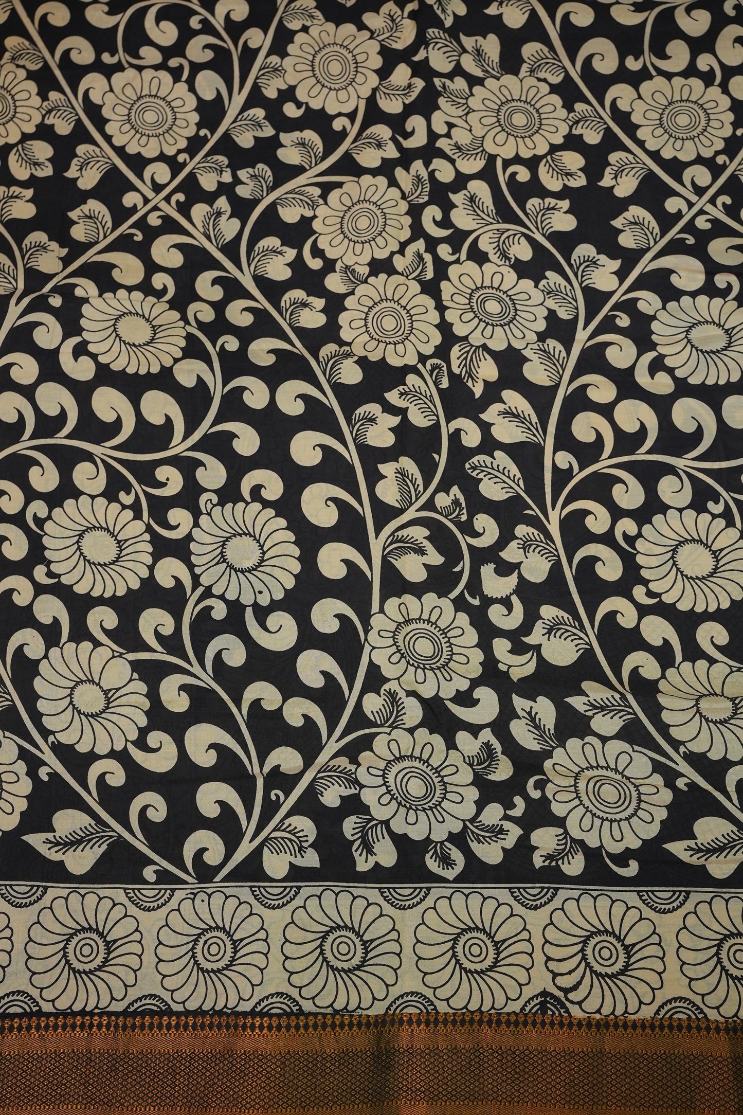 Pure Bangalore Silk Saree with Monochrome Hand-Painted Kalamkari & Nizam Border – Ivory & Black
