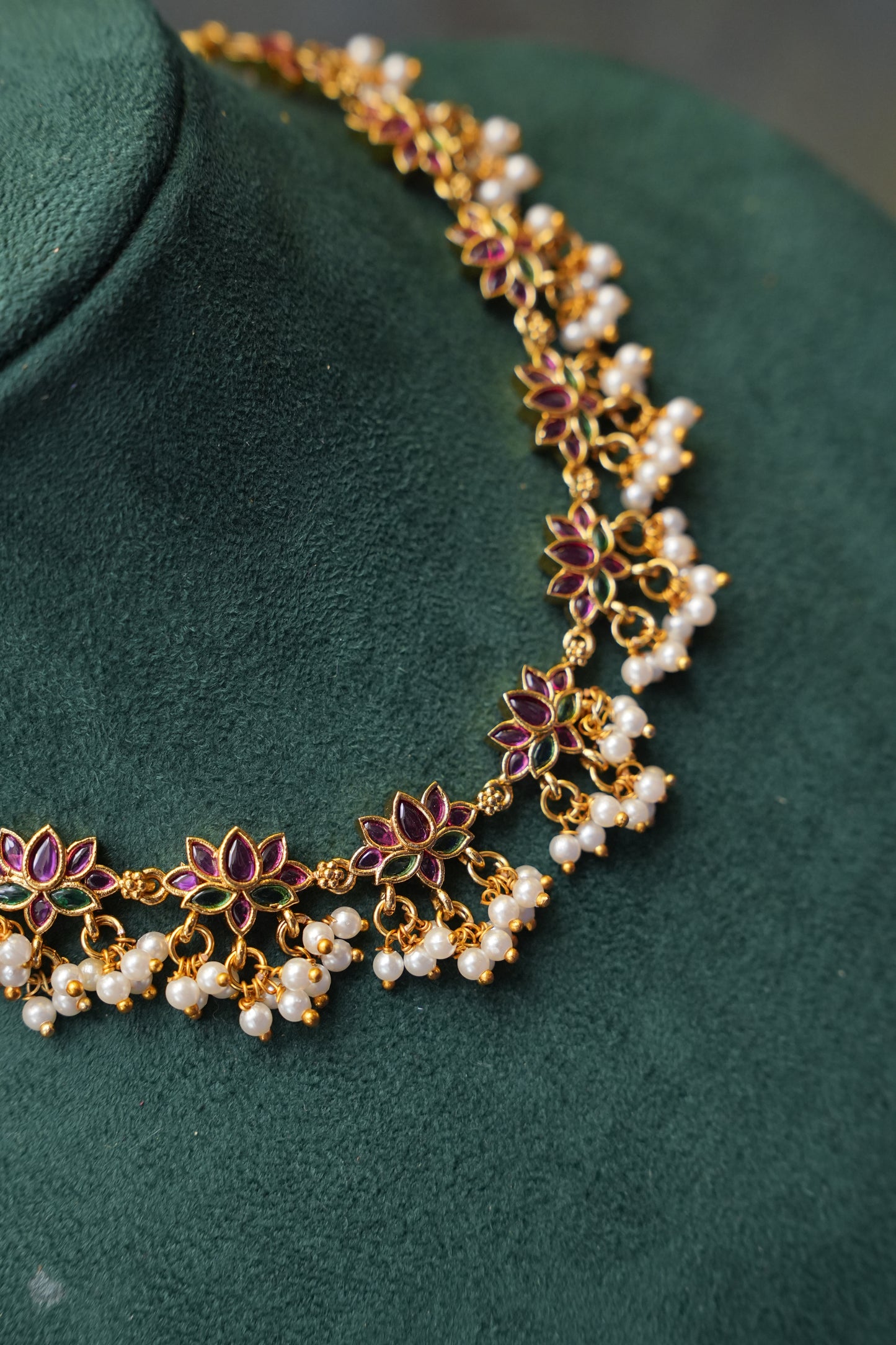 Antique Gold-Plated Lotus Concept Choker Set