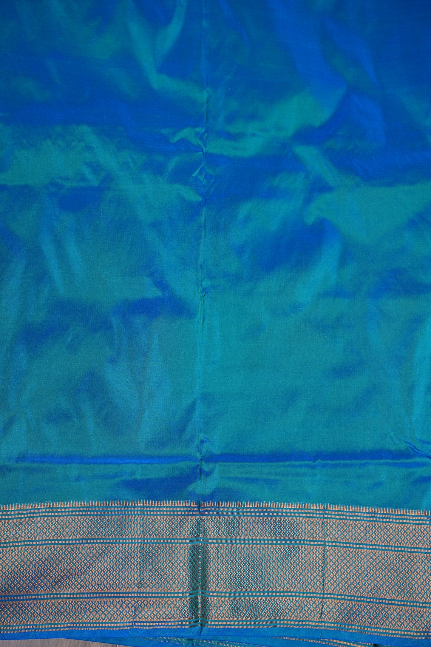 Semi Silk 9-Yard Saree with Paithani Pallu & Gatti Border – Dual Tone Blue & Rama Blue