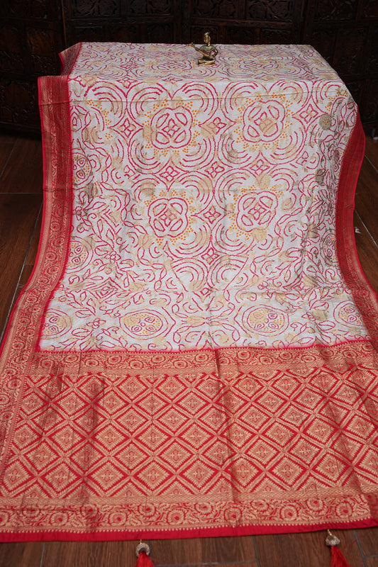 Kashmiri Pashmina Story Telling Saree - White & Red