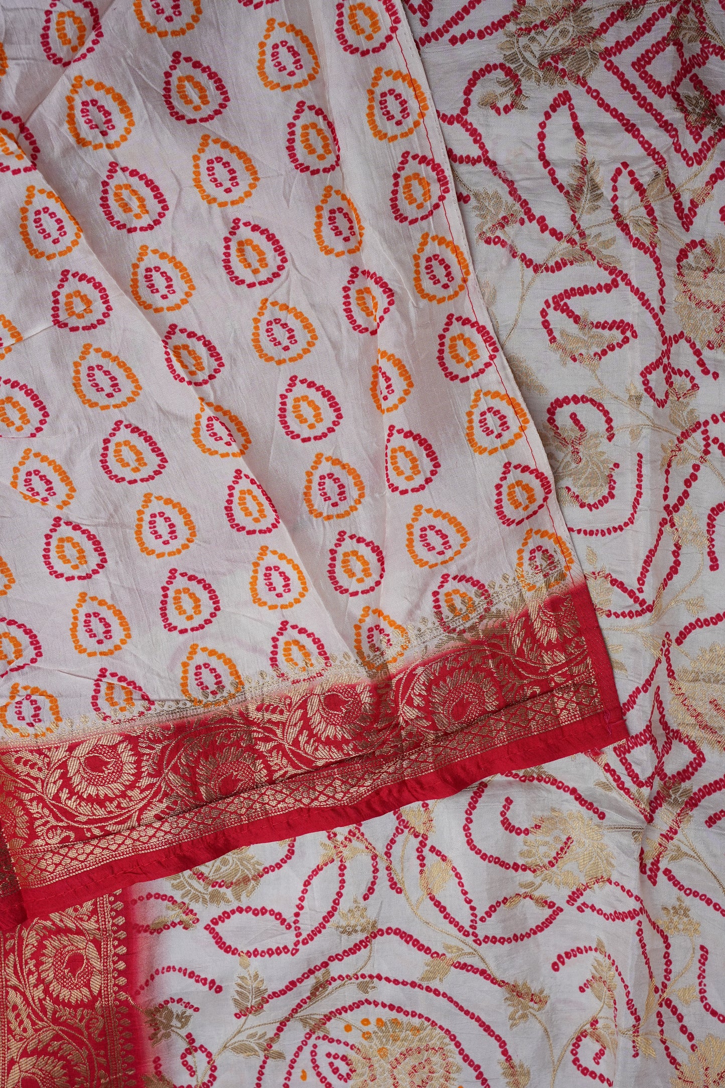 Kashmiri Pashmina Story Telling Saree - White & Red