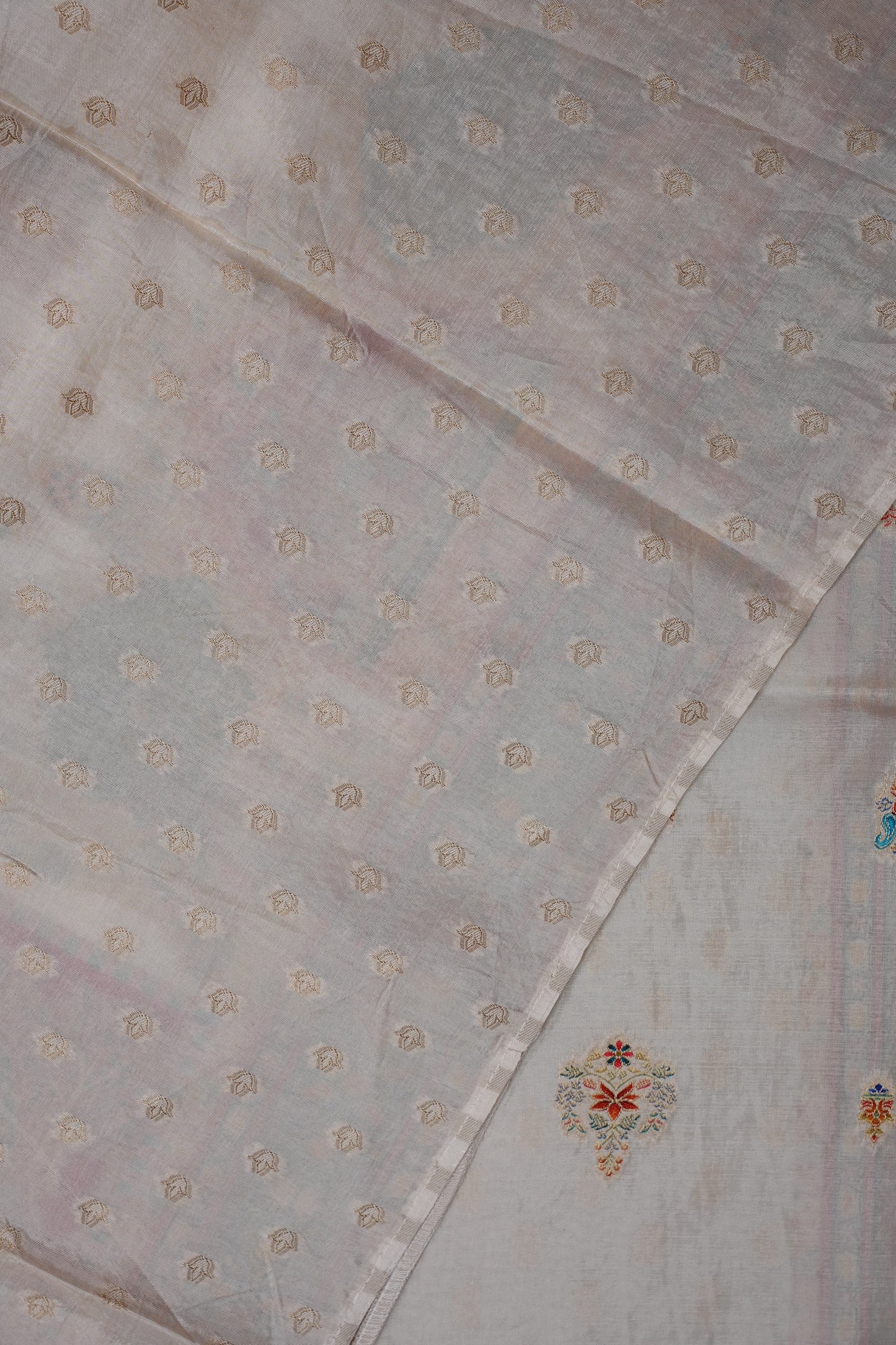 Kashmiri Pashmina Story Telling Saree - Ivory
