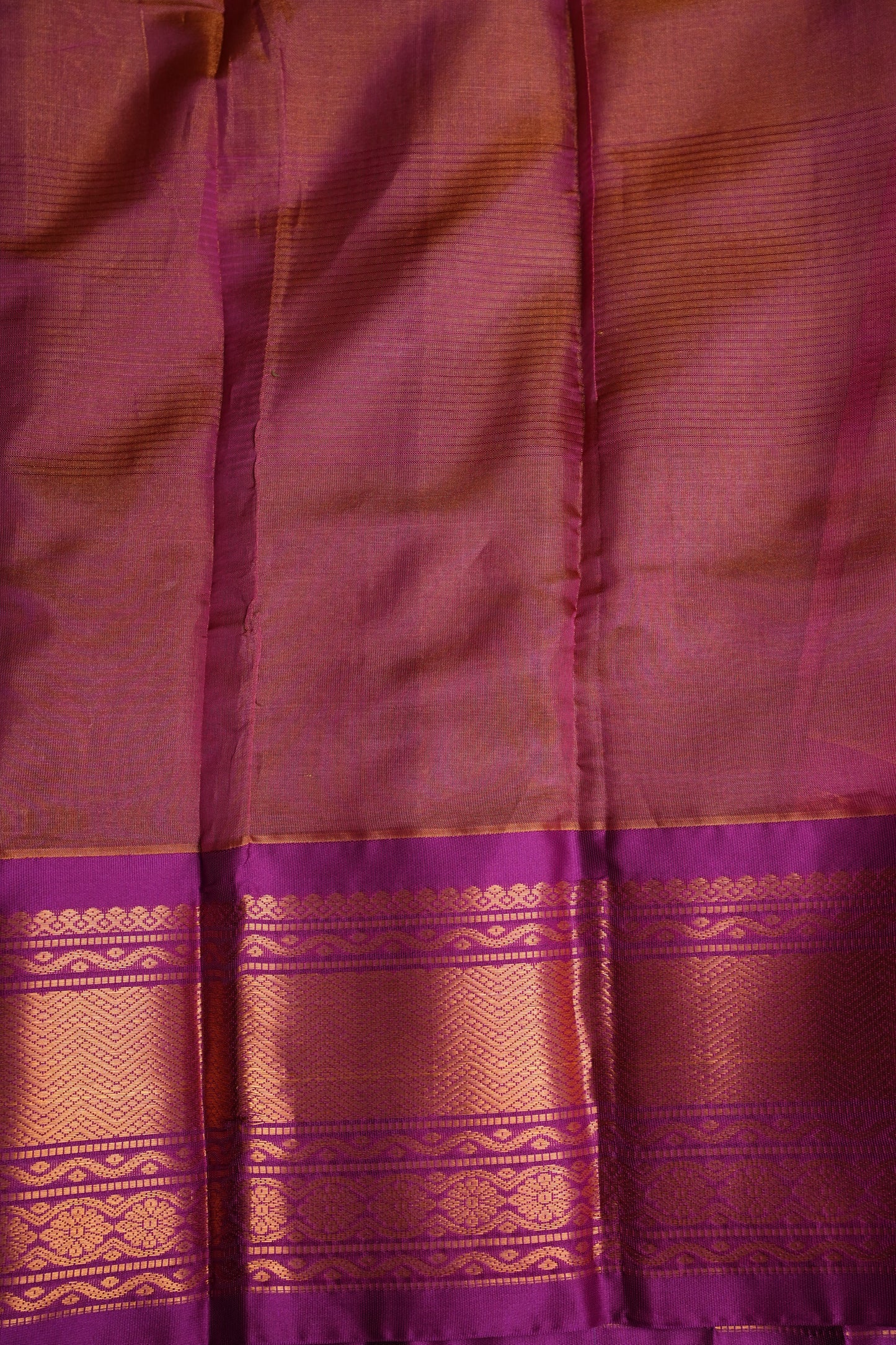Tissue Mangalgiri Kuppadam Pattu Saree - Parrot Green and Pink