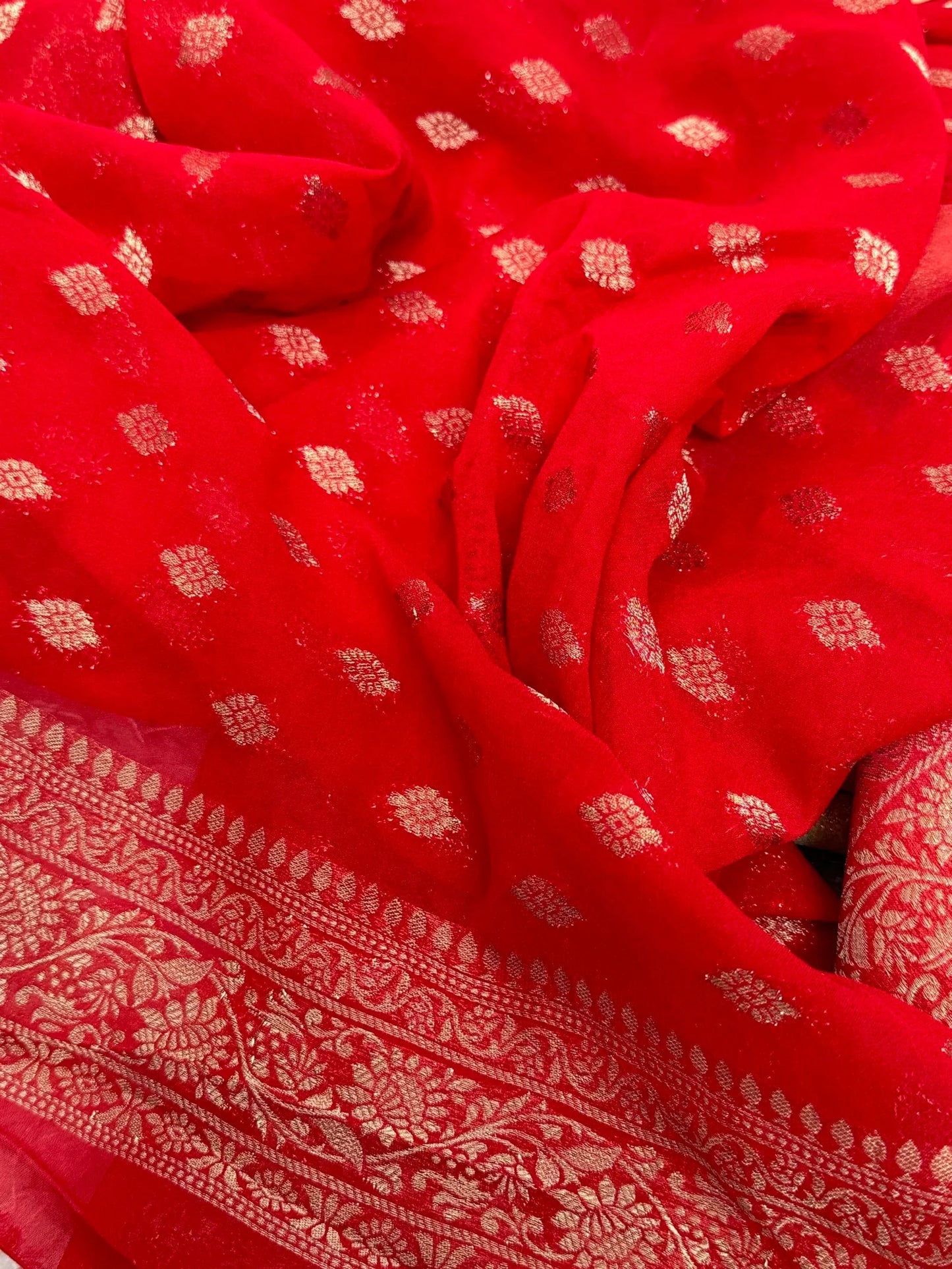 Georgette Silk Banarasi Saree β Beige & Red