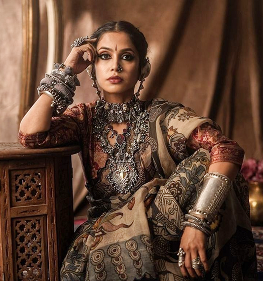 The Ultimate Guide to Banarasi Handloom Sarees: Weaving Heritage with Modern Style