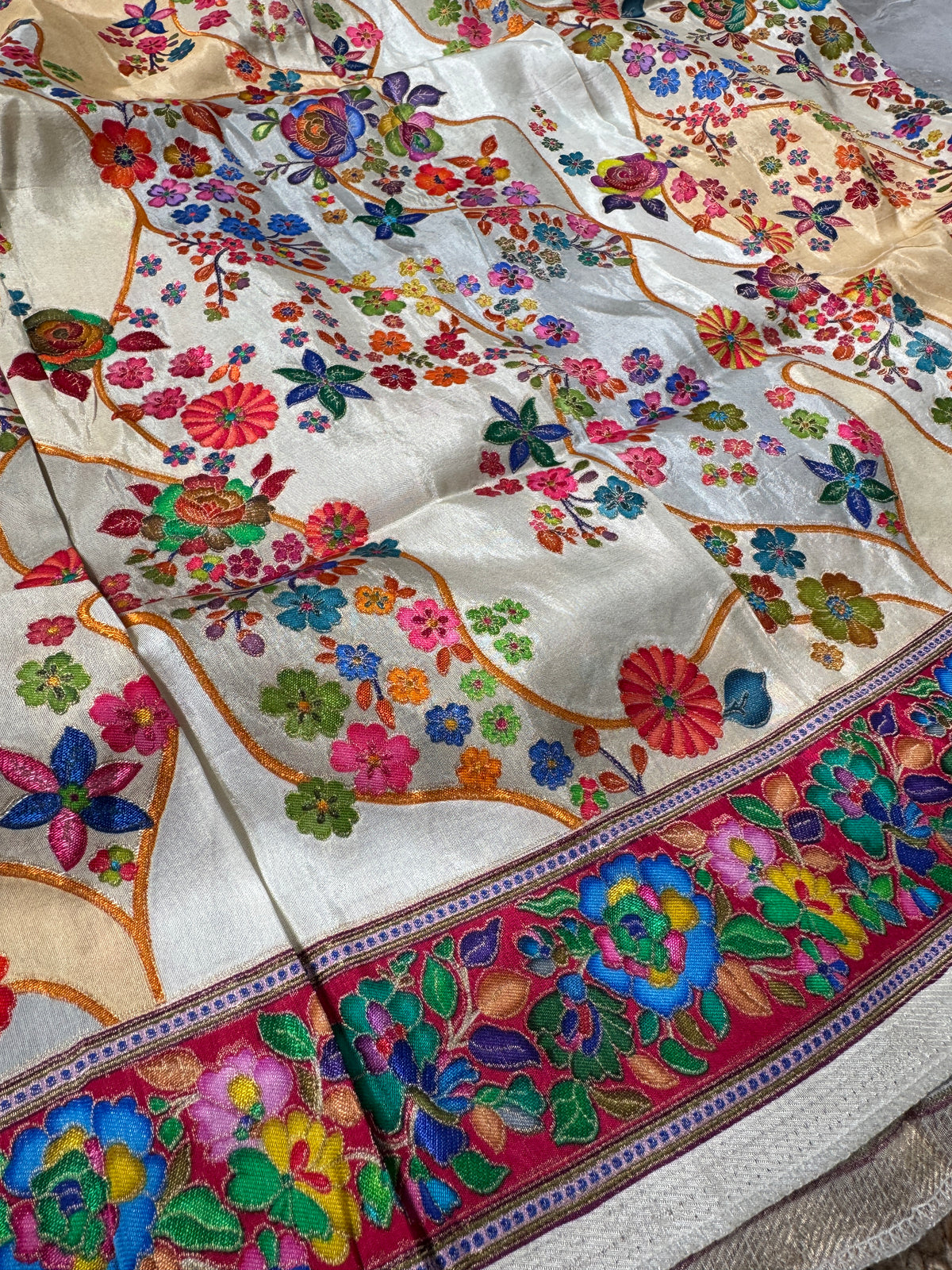 Kashmiri Pashmina Kani Silk Saree – Off White and Pink