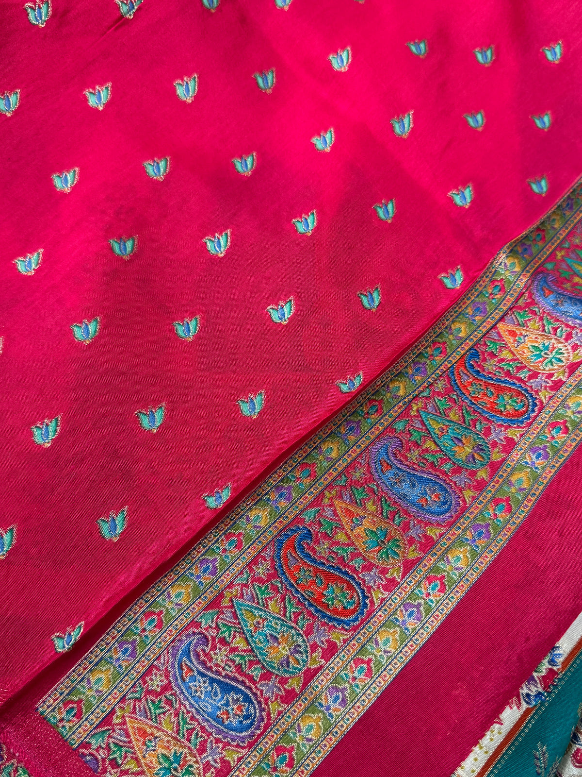 Kashmiri Pashmina Kani Silk Saree – Off White and Pink