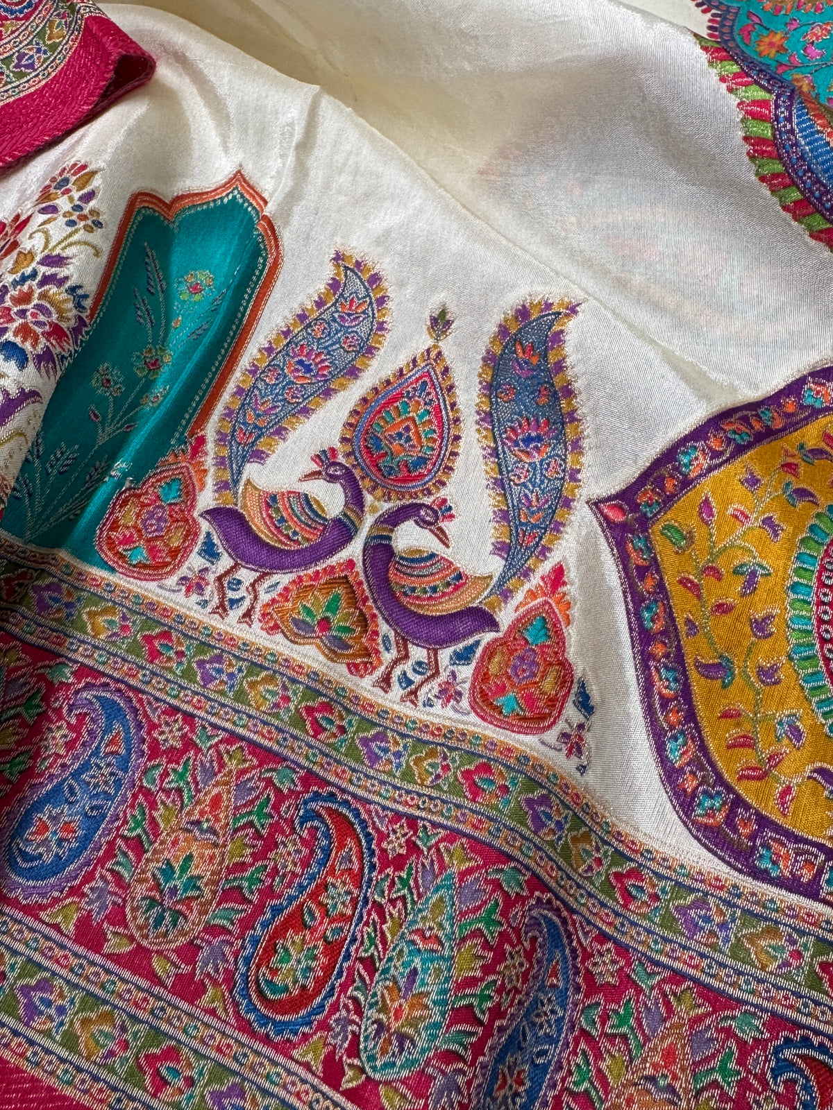 Kashmiri Pashmina Kani Silk Saree – Off White and Pink