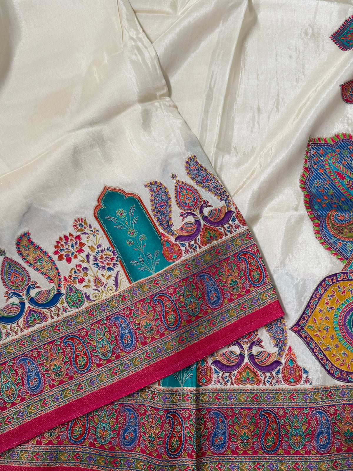 Kashmiri Pashmina Kani Silk Saree – Off White and Pink