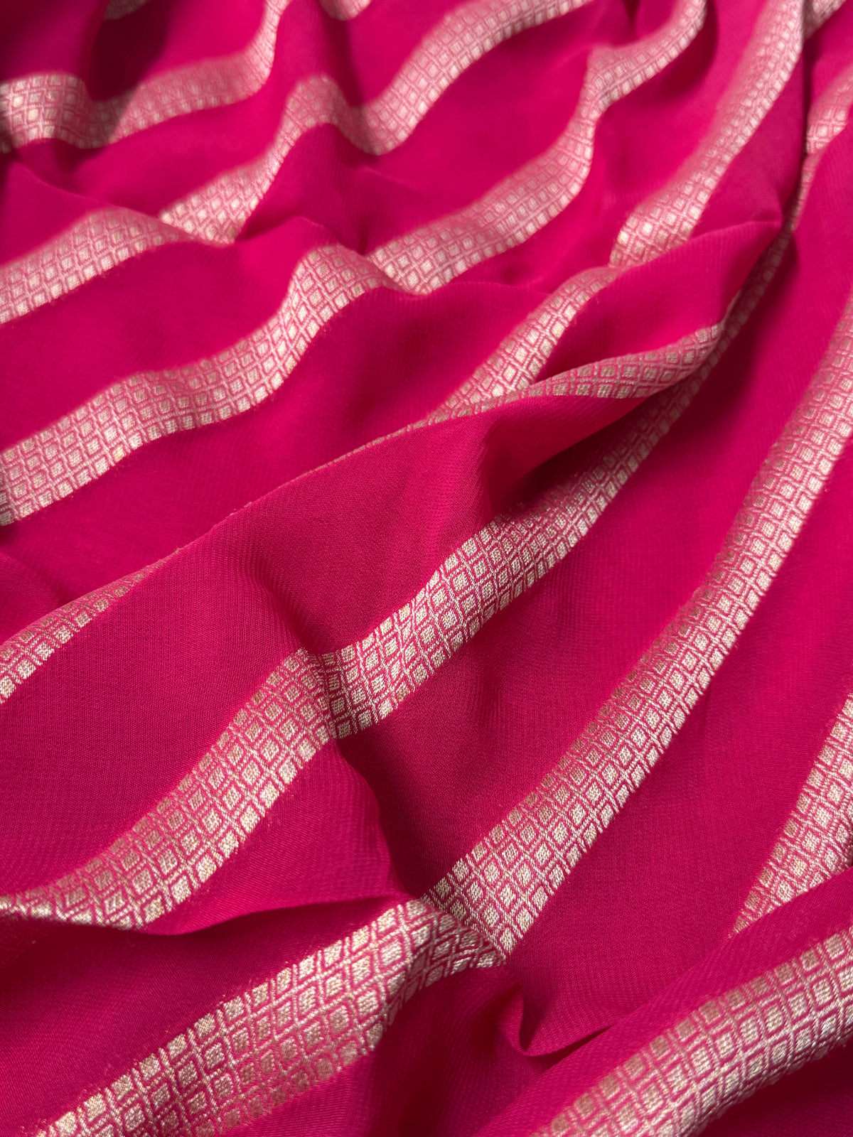 Pure Georgette Leheriya Saree – Dark Crossandra Pink with Gold Zari Weaving