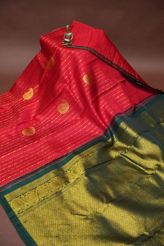 Red Borderless Pure Kanchivaram Silk Saree|Silk Mark Certified