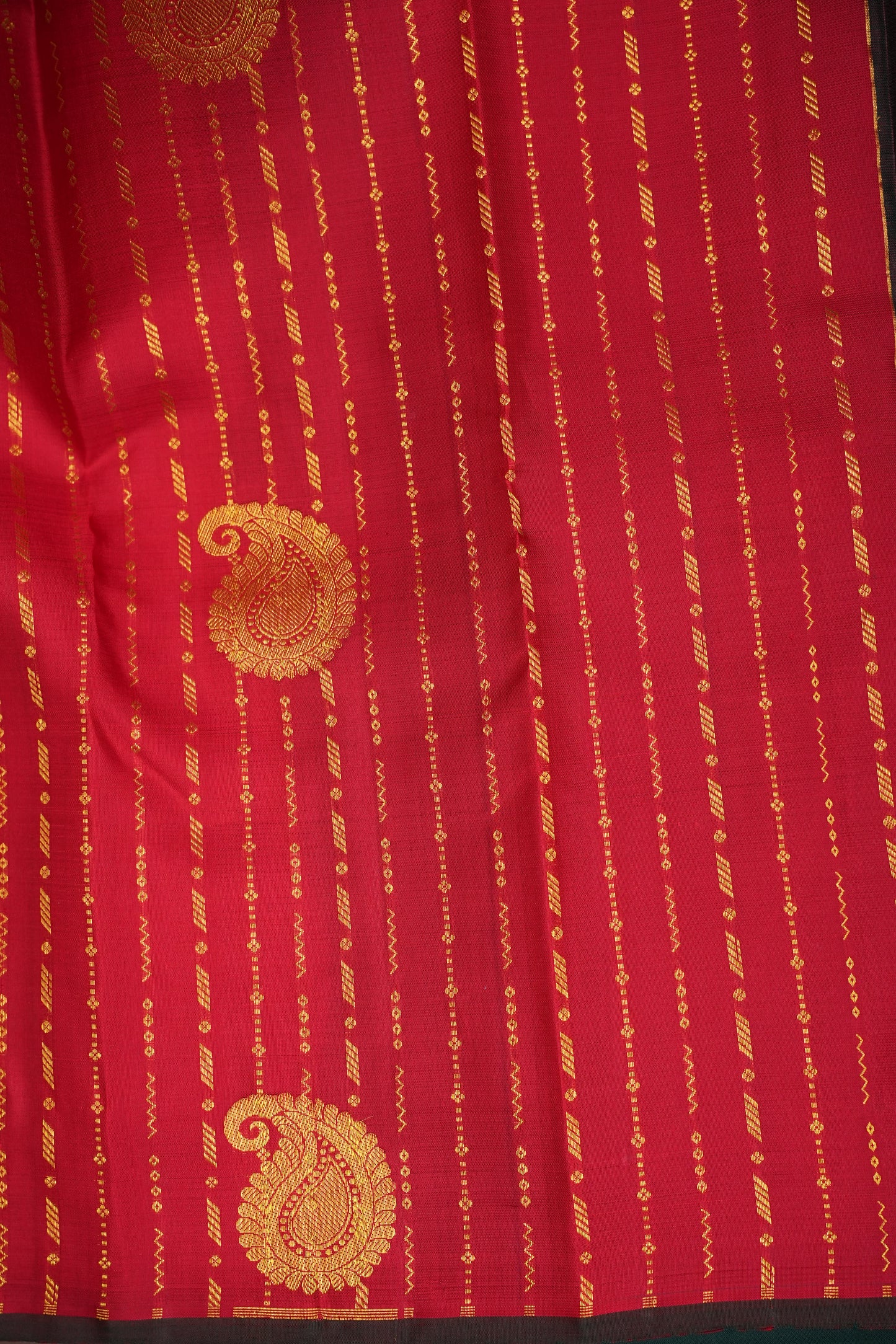 Red Borderless Pure Kanchivaram Silk Saree|Silk Mark Certified