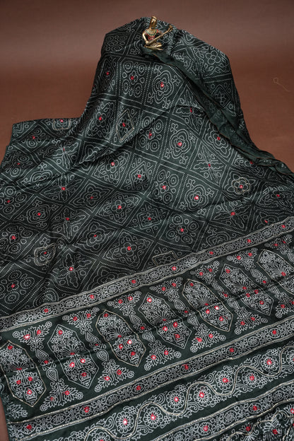 Gajji Silk Saree-Bottle green