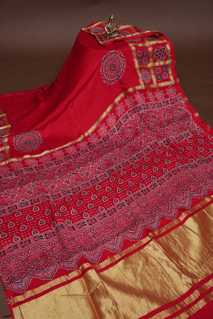 Bandhini Garchola Saree - Red
