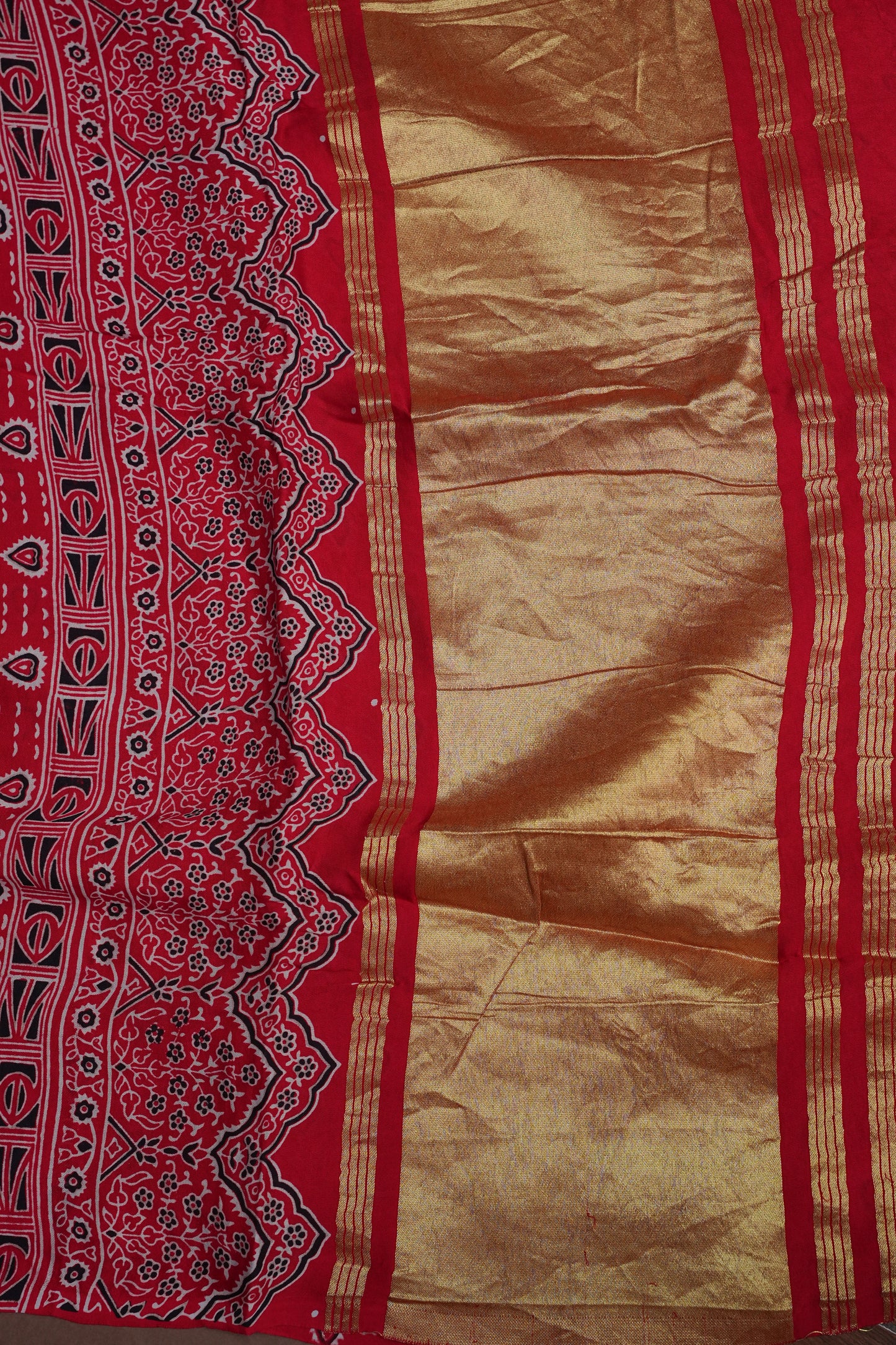 Bandhini Garchola Saree - Red