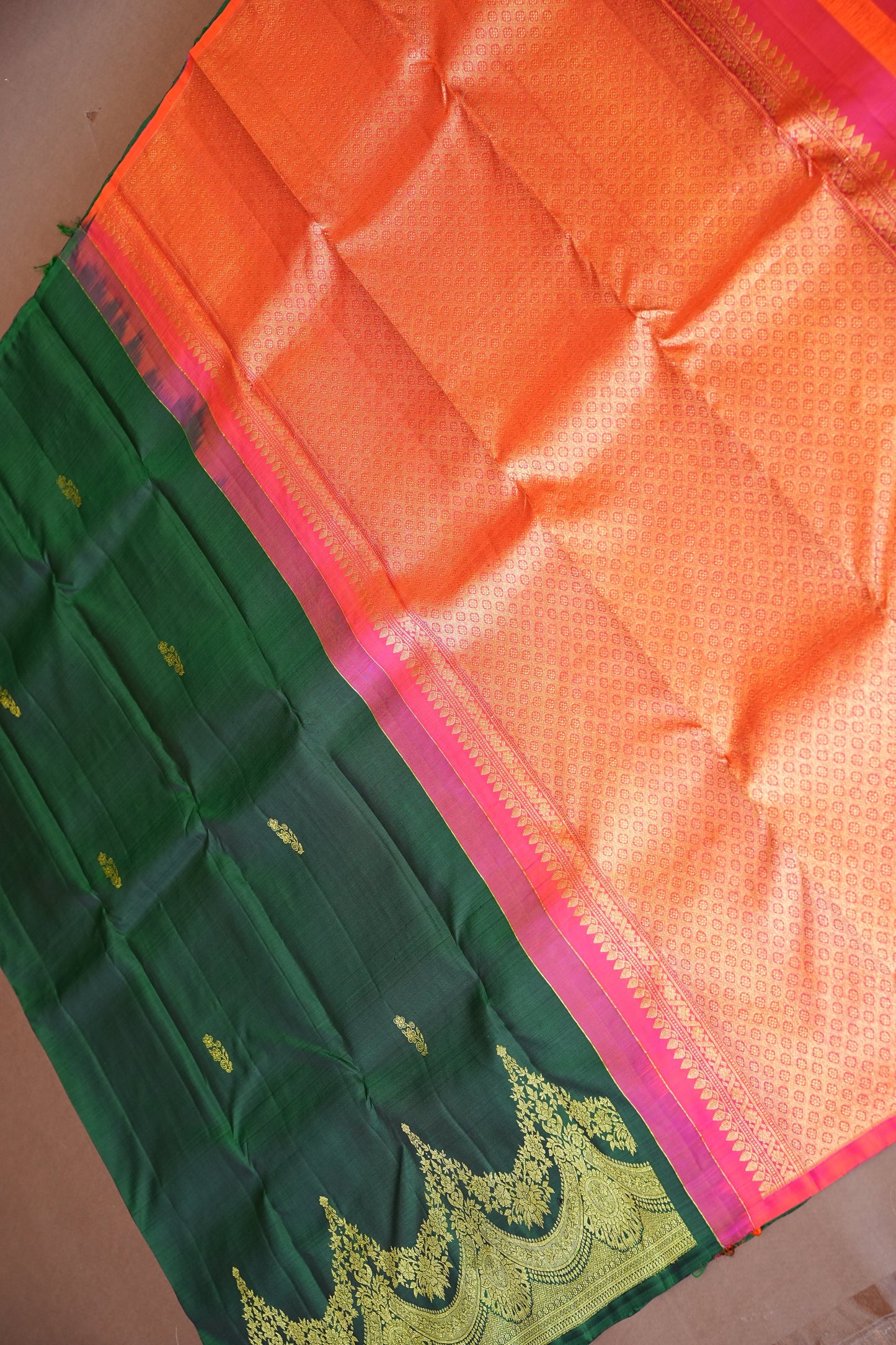 Emerald Green & Coral Pink Pure Kanchivaram Silk Saree with Gold Zari Pallu|Silk Mark Certified