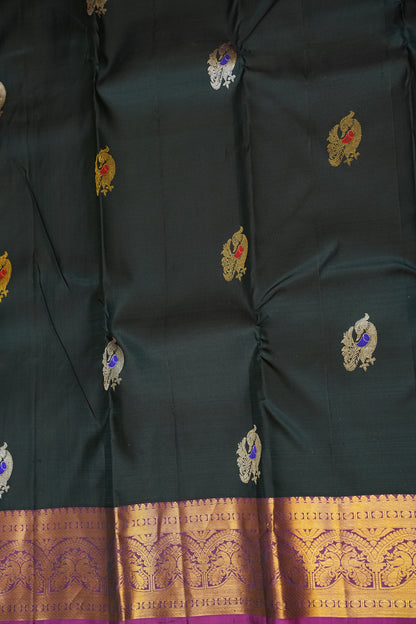 Deep Green & Magenta Pure Kanchivaram Silk Saree with Antique Gold Zari Weave|Silk Mark Certified