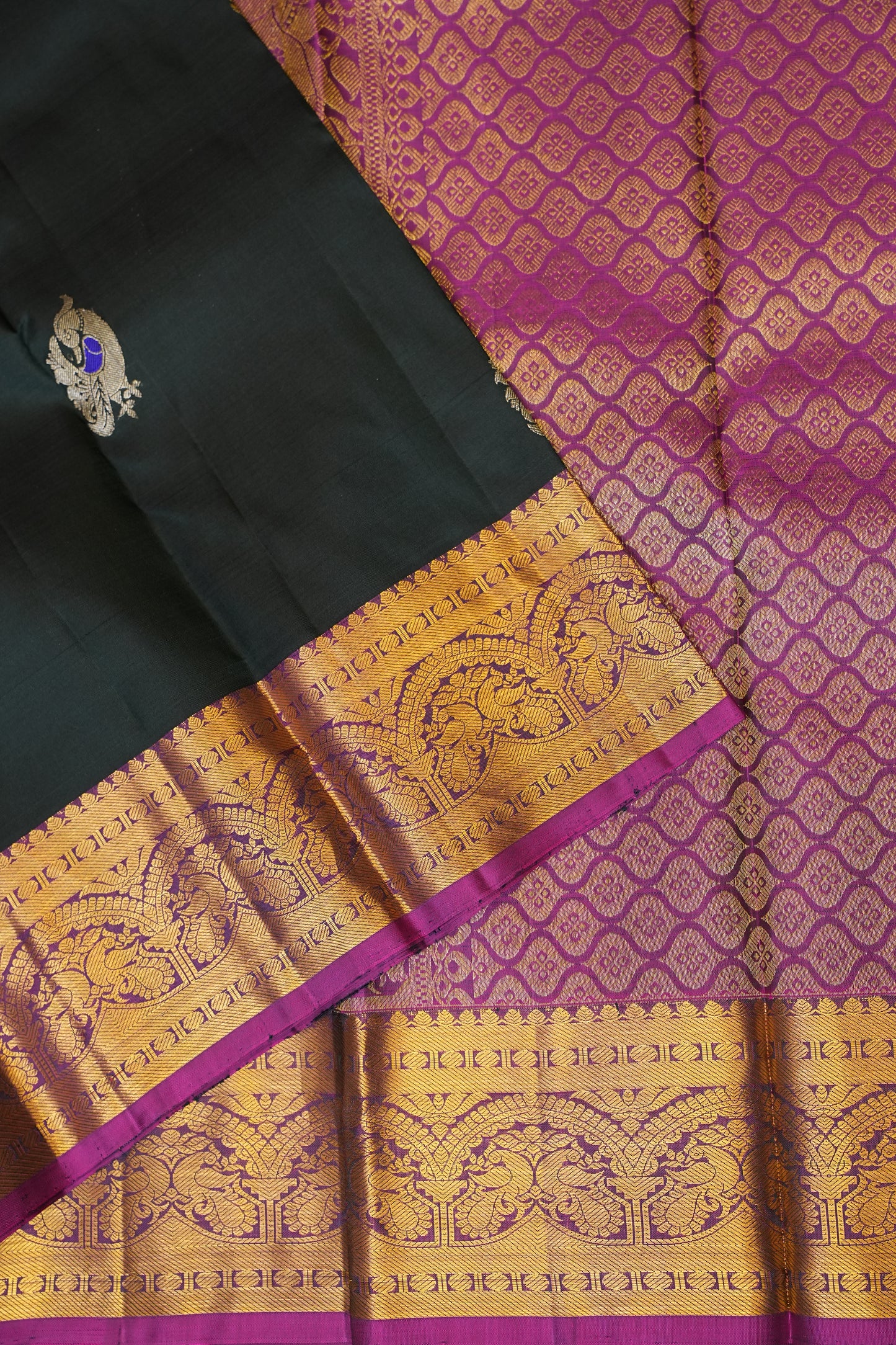 Deep Green & Magenta Pure Kanchivaram Silk Saree with Antique Gold Zari Weave|Silk Mark Certified