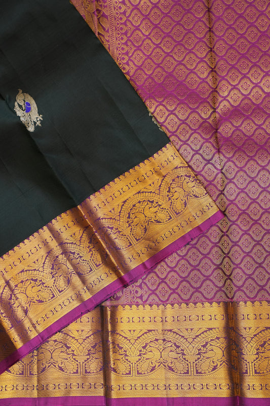 Deep Green & Magenta Pure Kanchivaram Silk Saree with Antique Gold Zari Weave|Silk Mark Certified