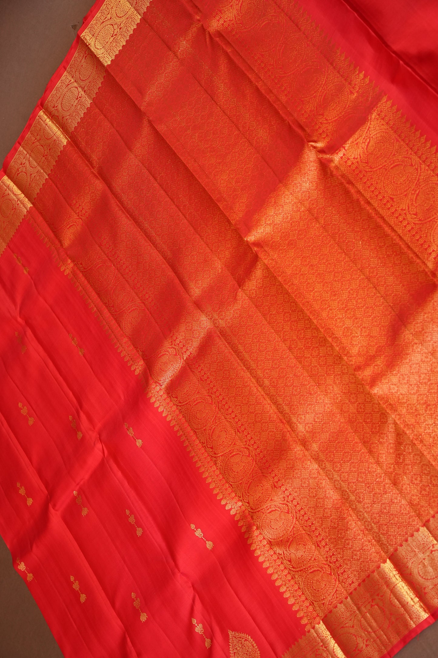 Vibrant Red Pure Kanchivaram Silk Saree with Rich Gold Zari Weave|Silk Mark Certified
