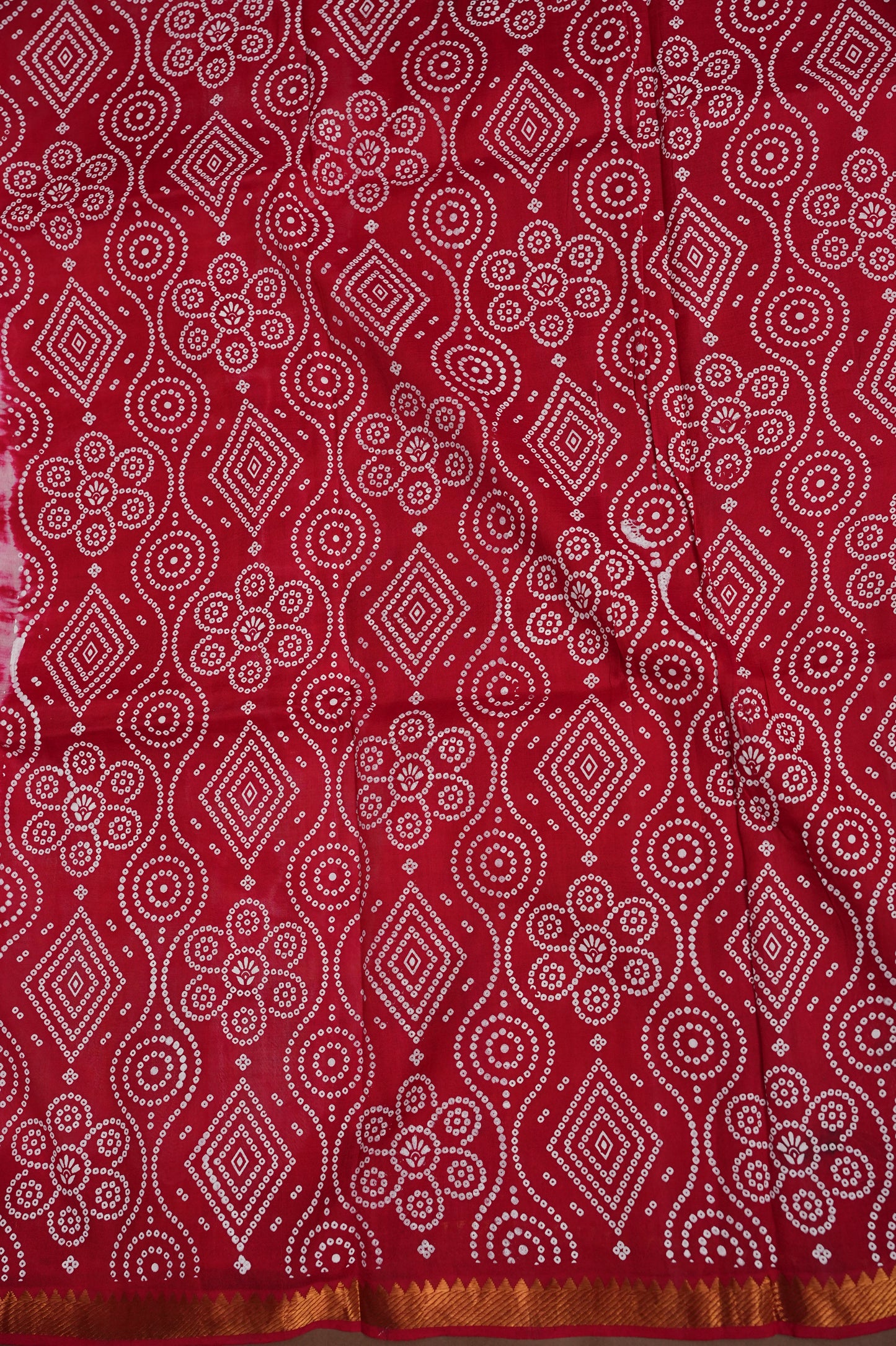 Mangalagiri Silk Shibori Tie & Dye Saree - Red & Ivory White
