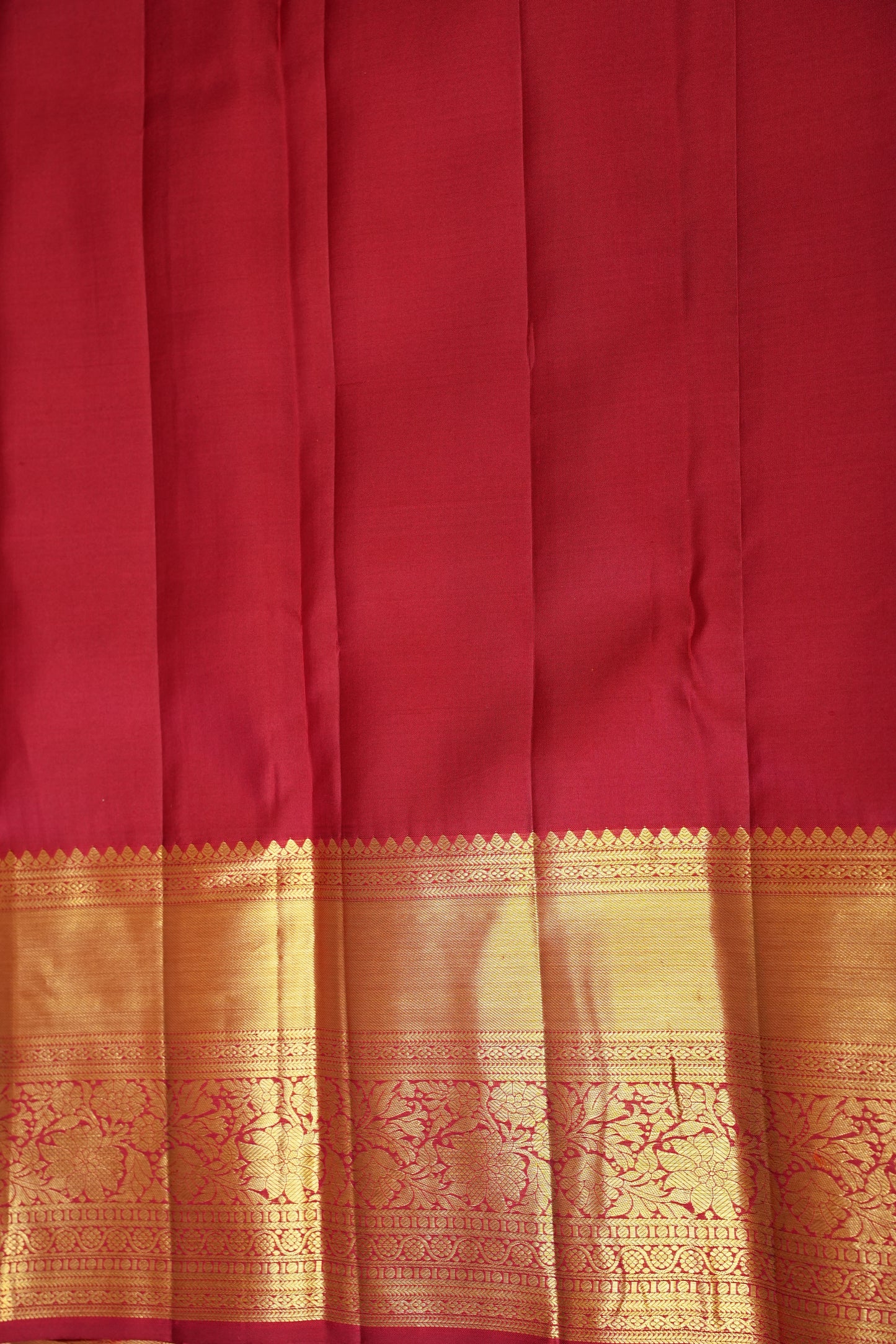 Bridal Deep Red Pure Kanchivaram Silk Saree with Classic Gold Zari Weave|Silk Mark Certified.