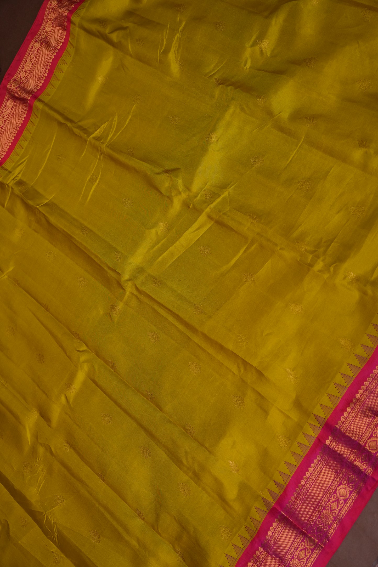 Pure Gadwal Silk Saree - Parrot Green and Hot Pink