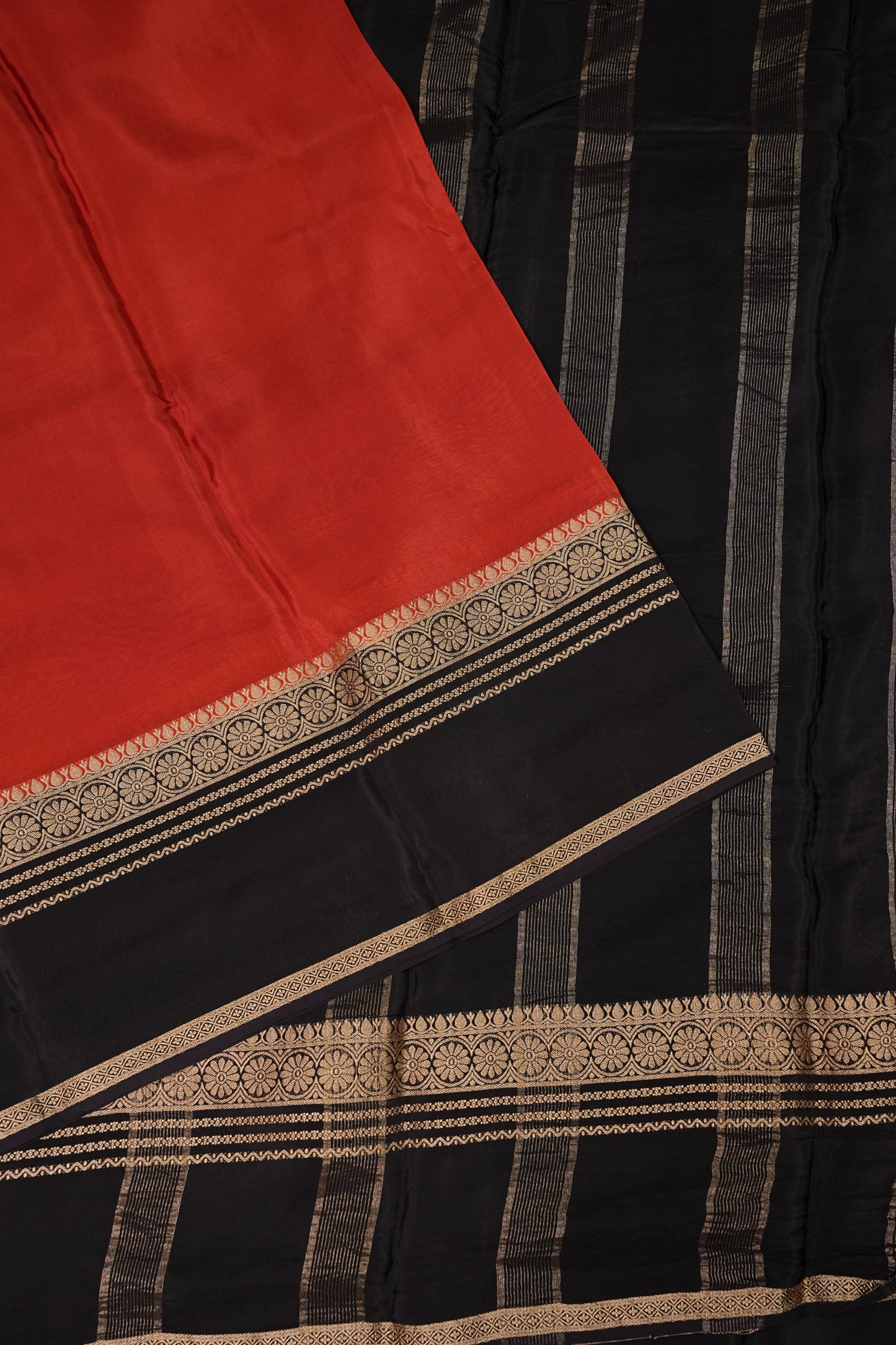 Plain Crepe Silk Saree - Rust and Black