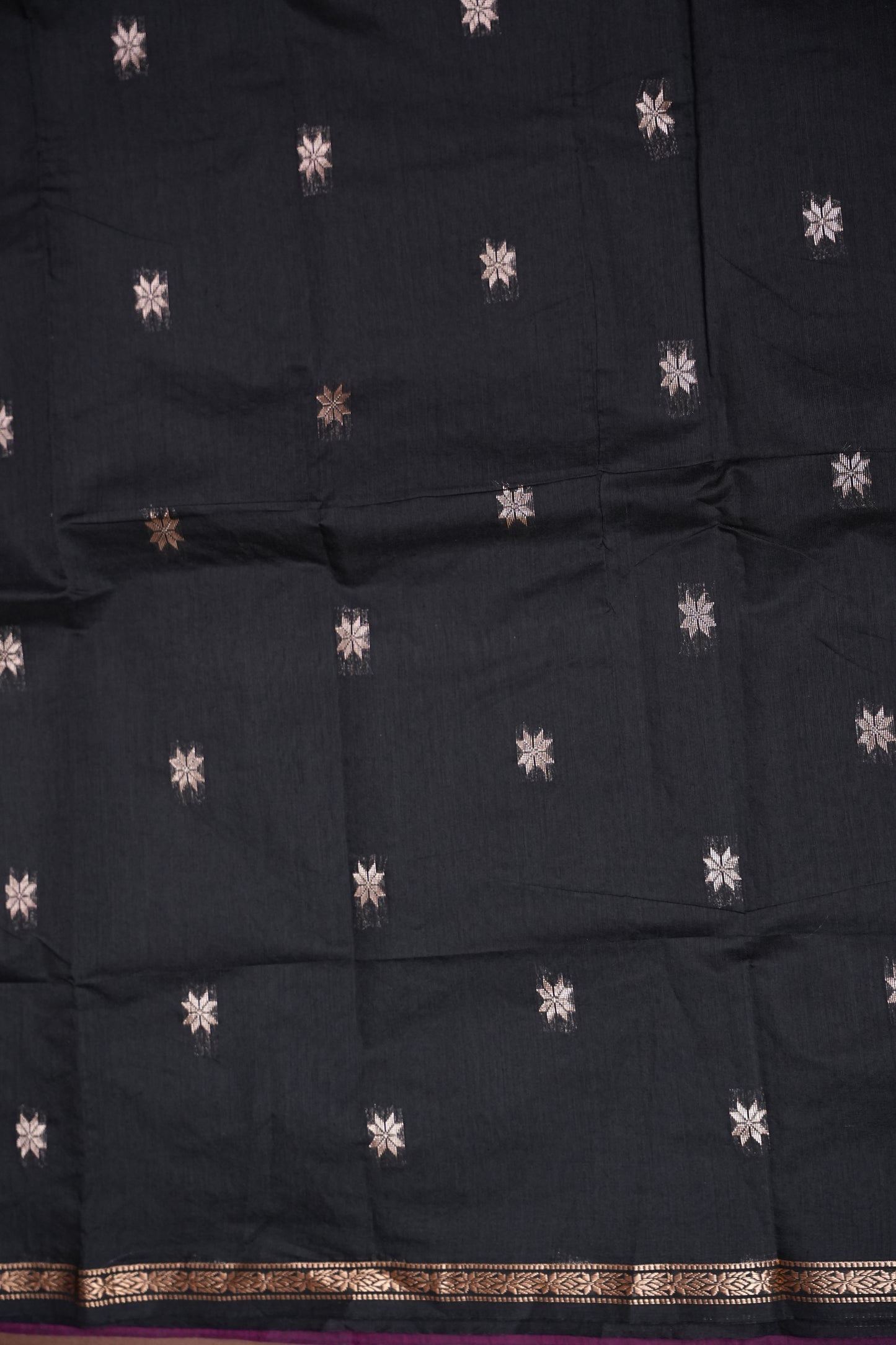 Maheshwari Silk Cotton Saree - Magenta & Black