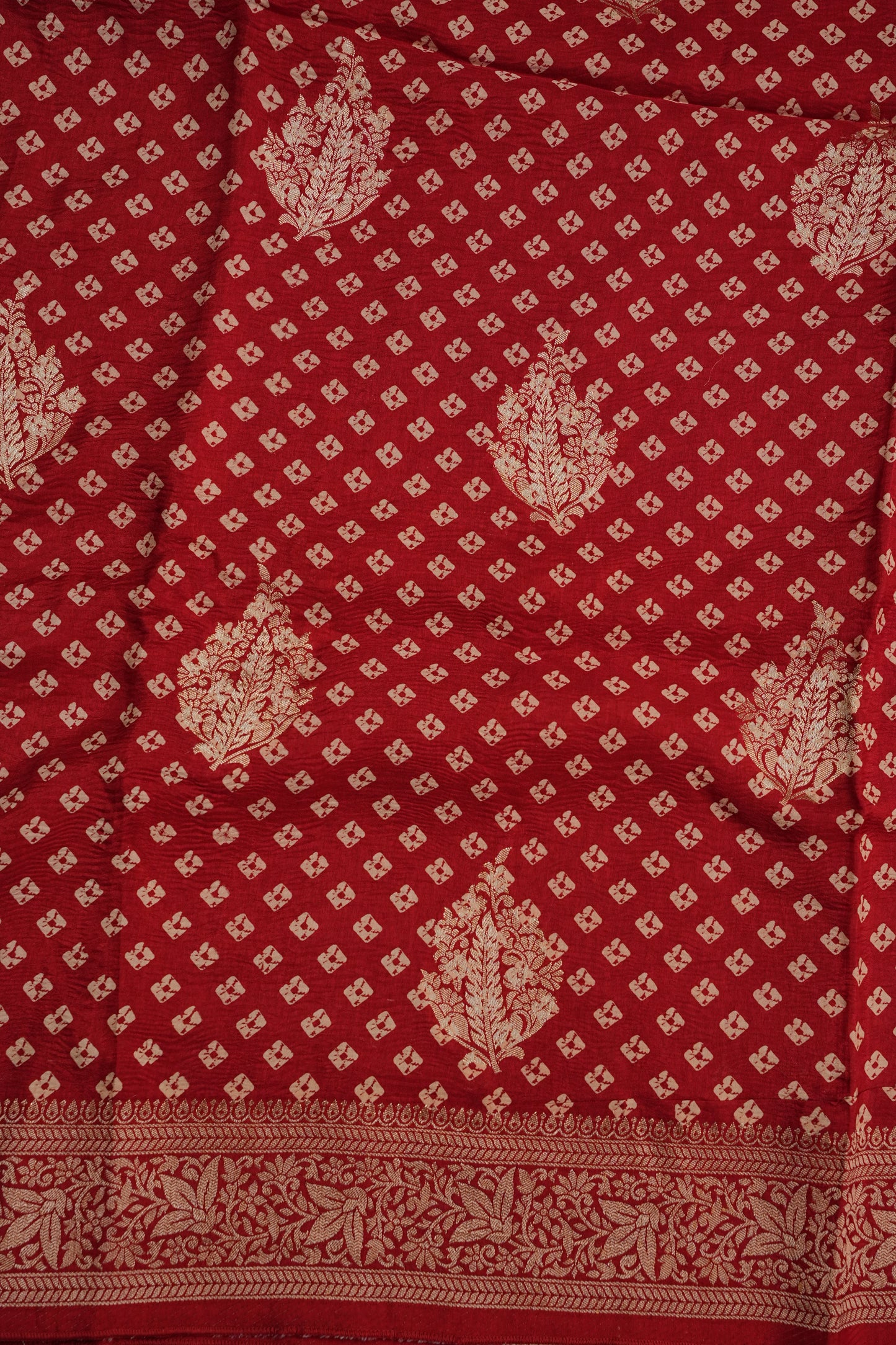Crushed Munga Banarasi Saree with Bandhini Prints-Red