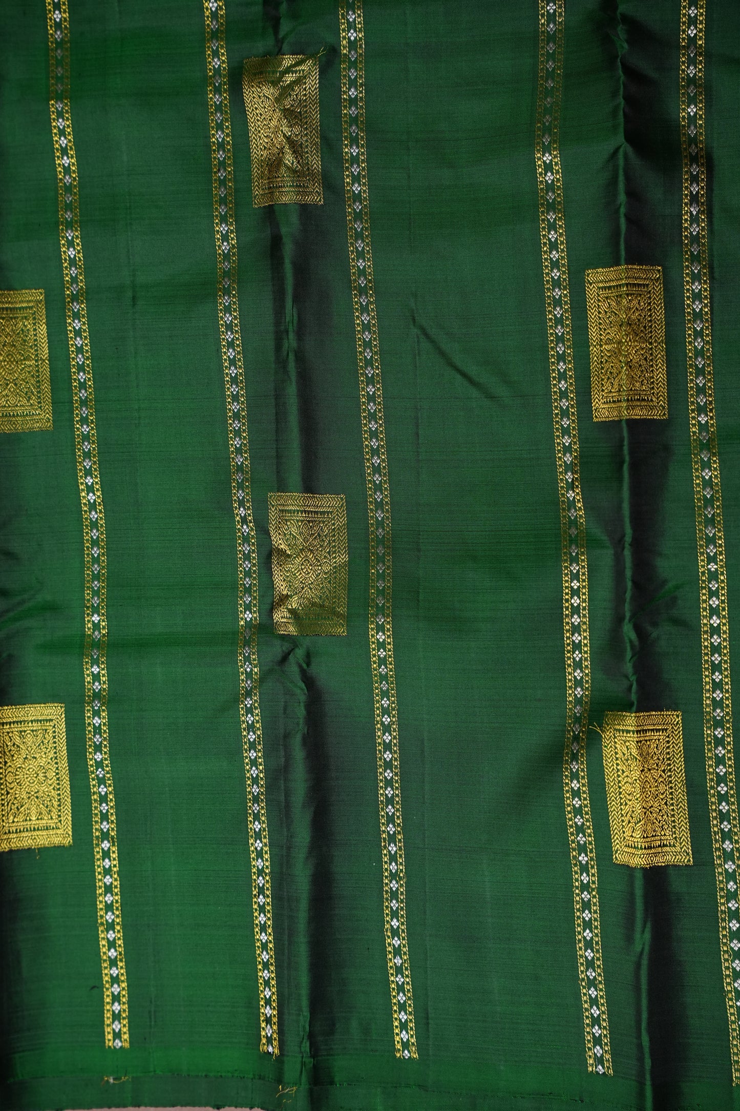 Borderless Bottle Green Pure Kanchipuram Silk Saree|Silk Mark Certified