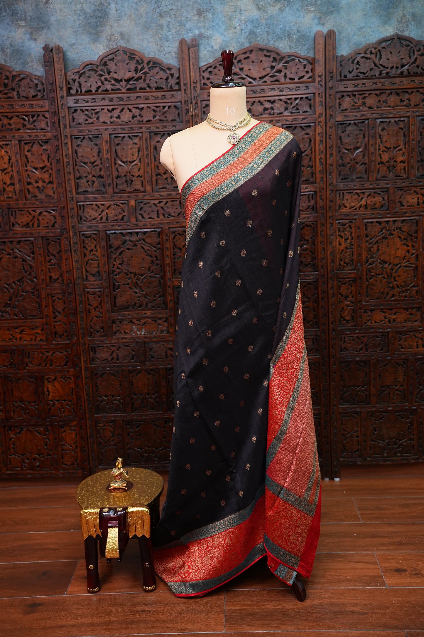 Banarasi Tussar Raw Silk Saree with Contrast 3D Border – Black & Red