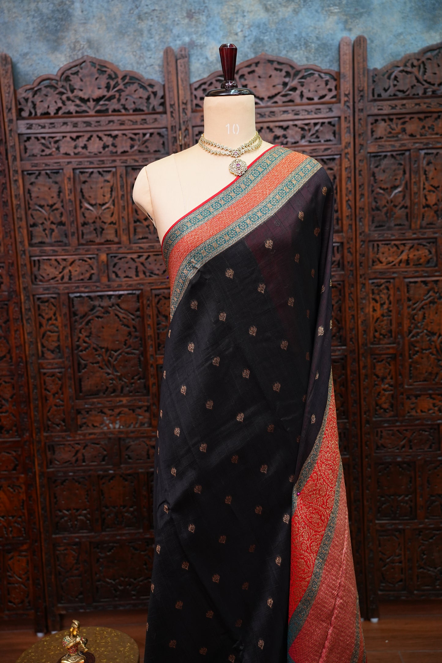 Banarasi Tussar Raw Silk Saree with Contrast 3D Border – Black & Red