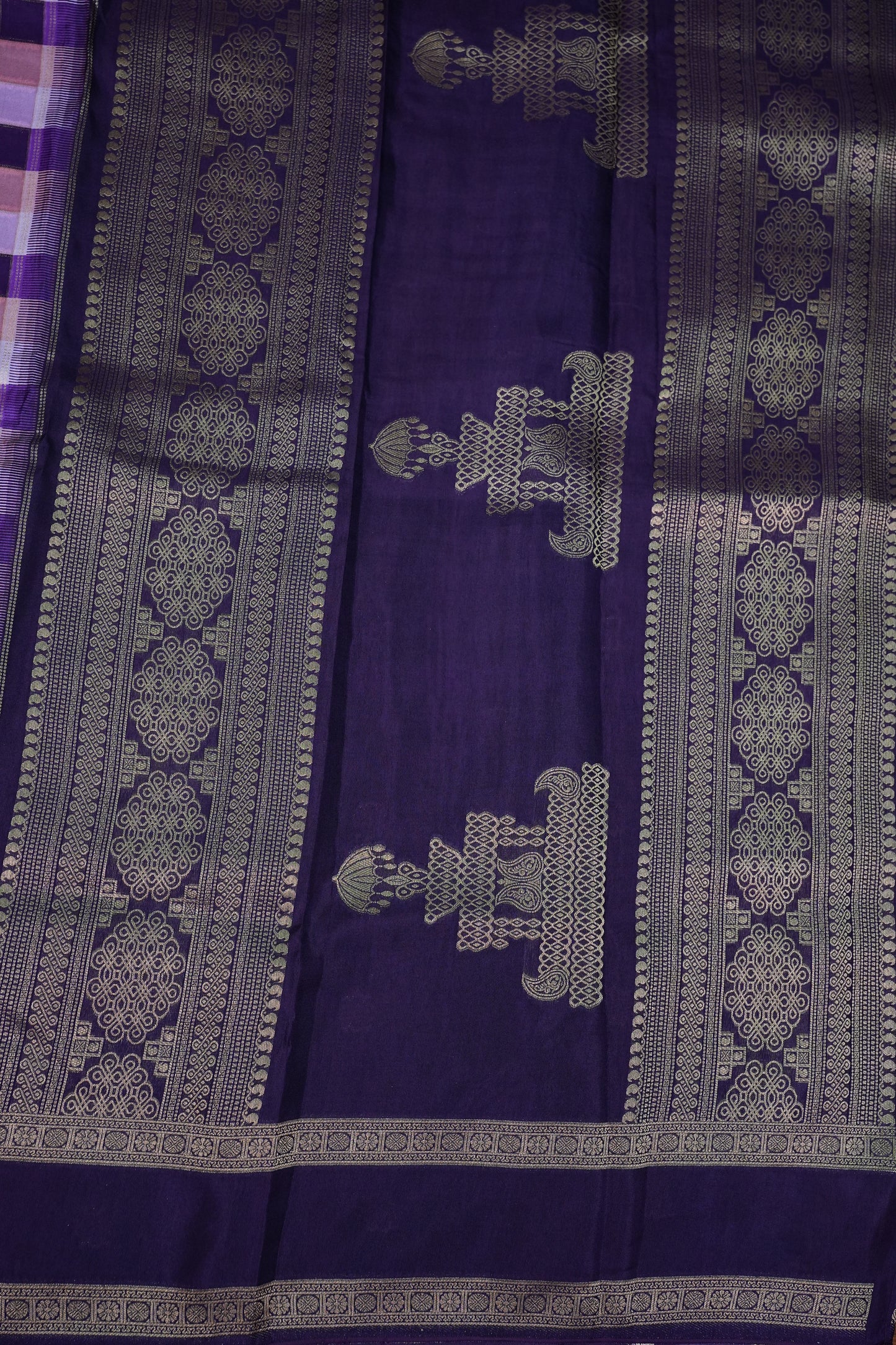 Munga Crepe Silk Saree – Purple Multicolour Checks with Deep Violet Zari Pallu