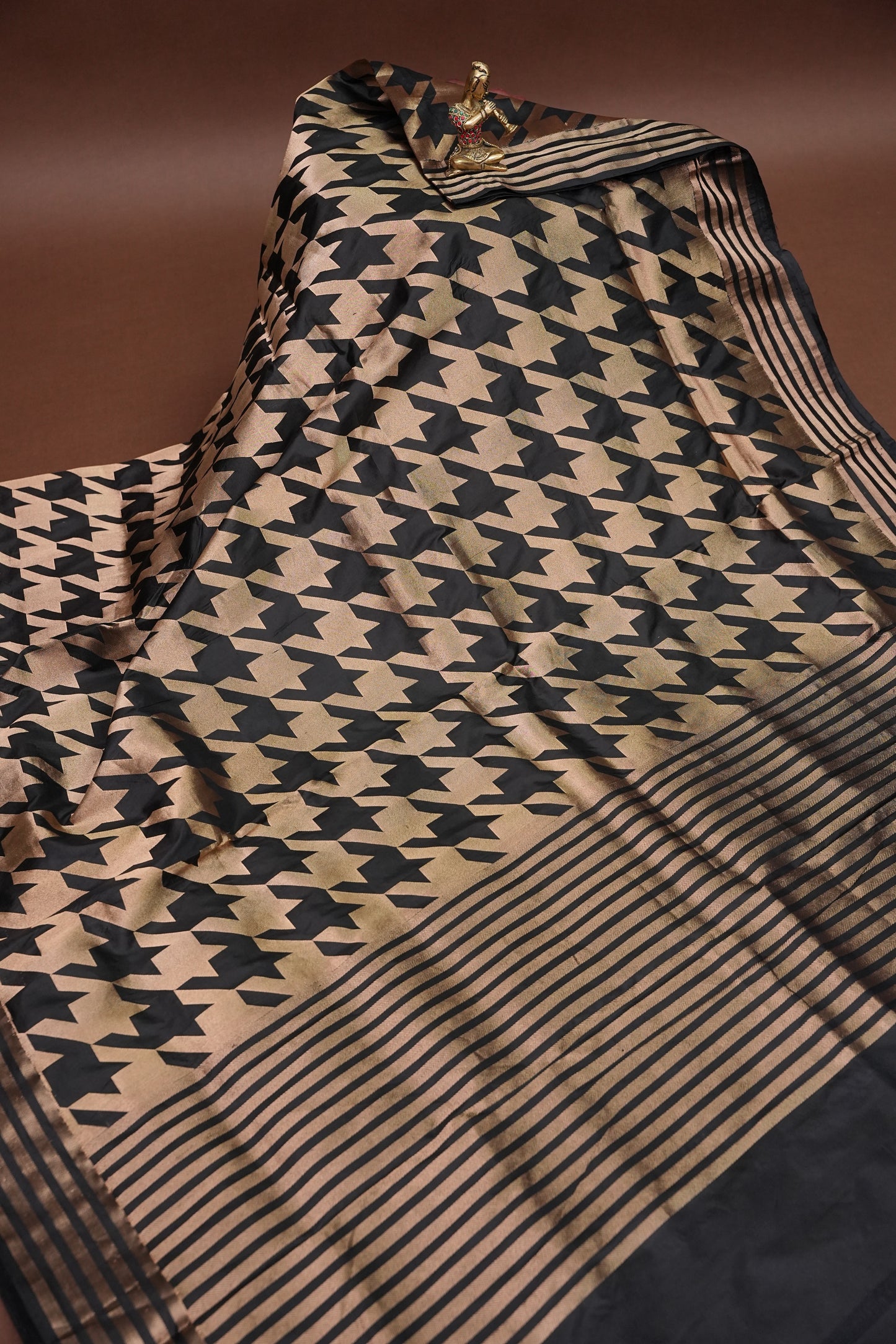 Geometric Patterned Pure Handloom Silk Katan Banaras Saree – Black