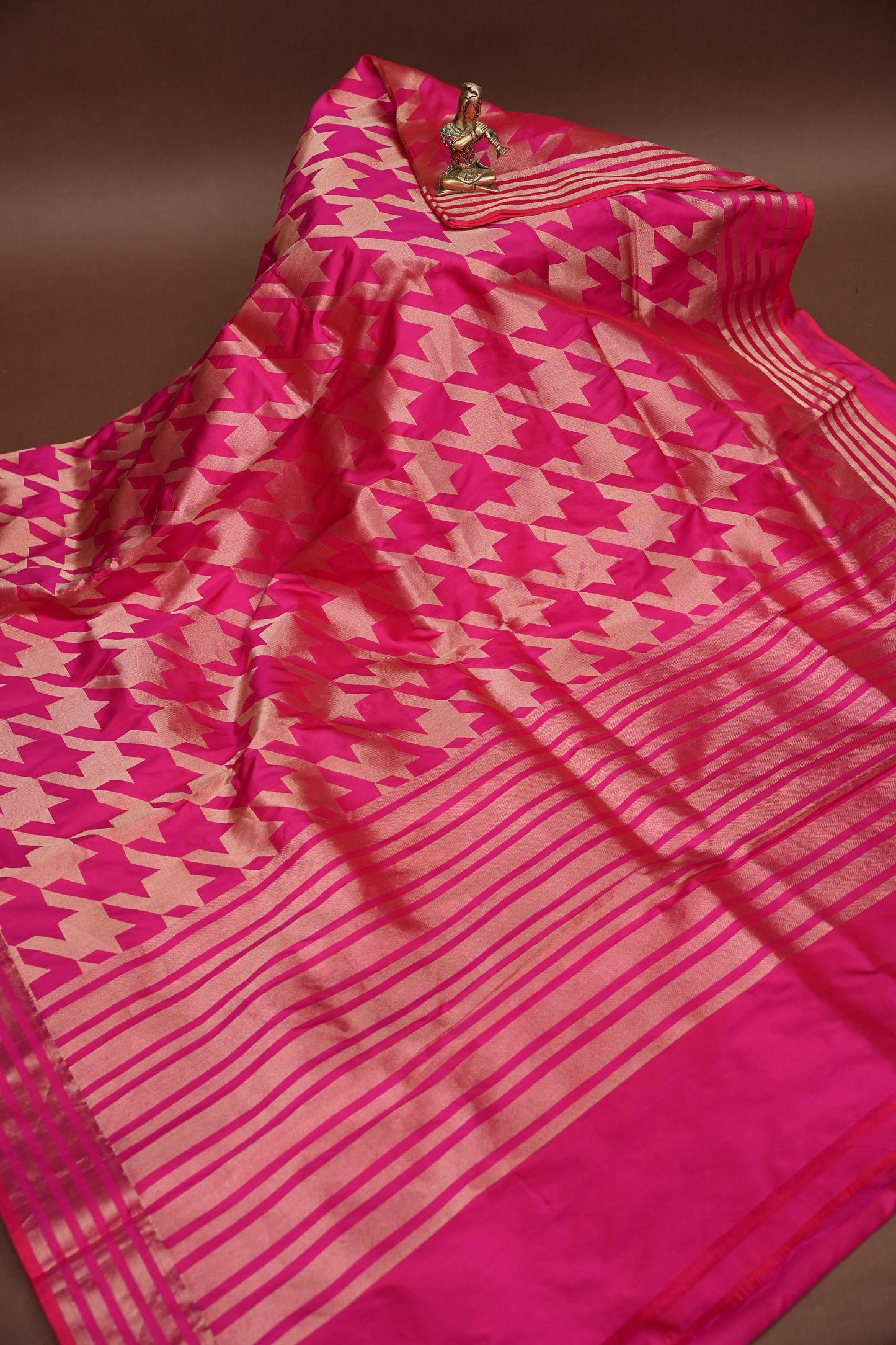 Geometric Patterned Pure Handloom Silk Katan Banaras Saree - Hot Pink