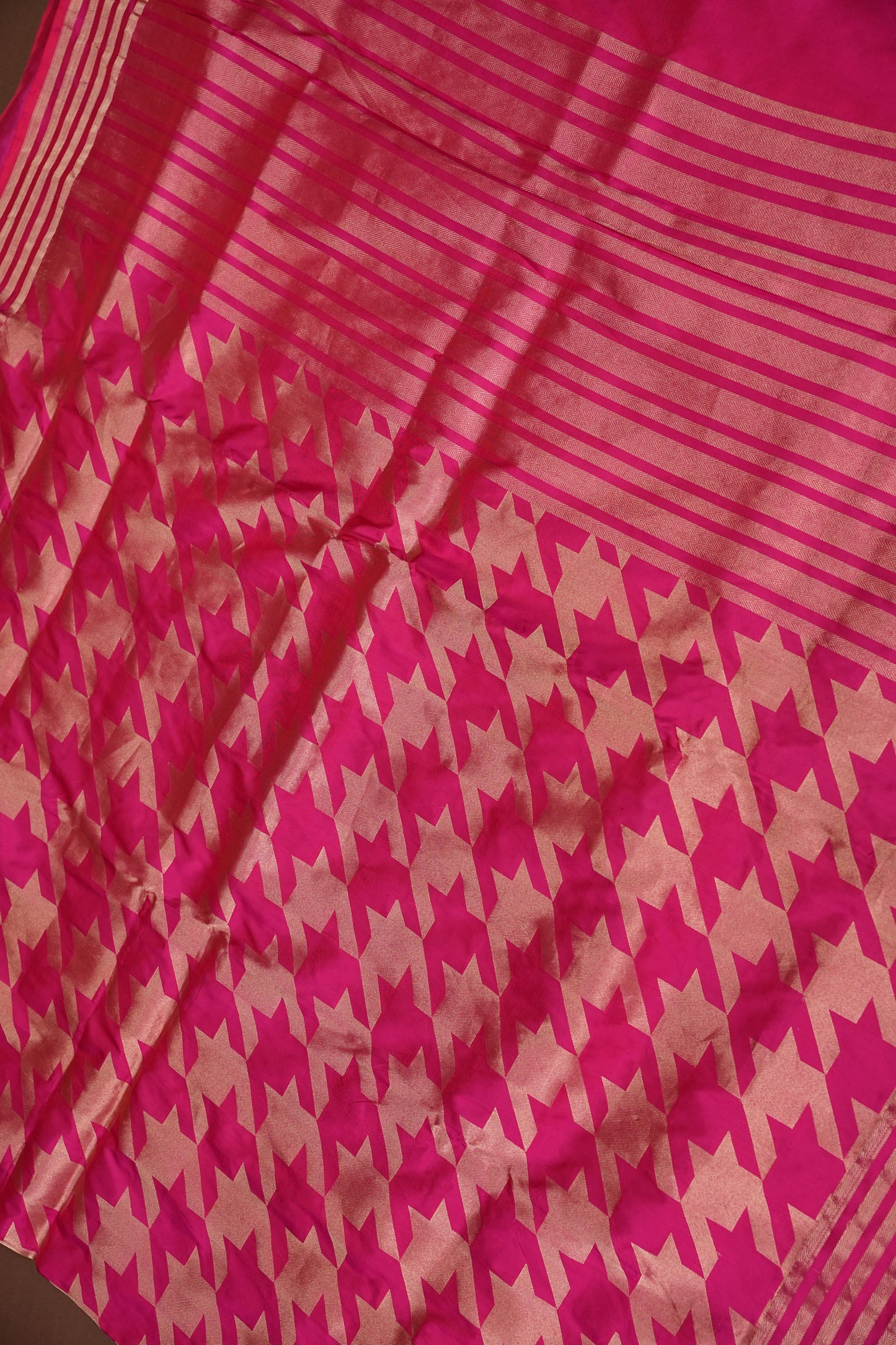 Geometric Patterned Pure Handloom Silk Katan Banaras Saree - Hot Pink