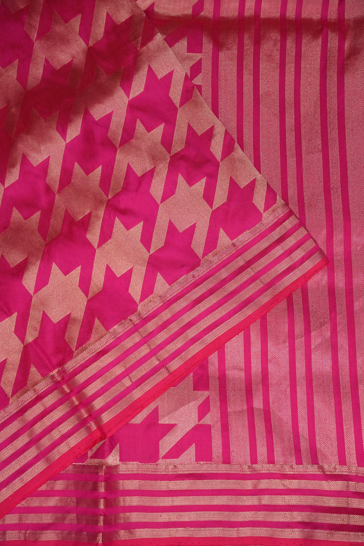 Geometric Patterned Pure Handloom Silk Katan Banaras Saree - Hot Pink