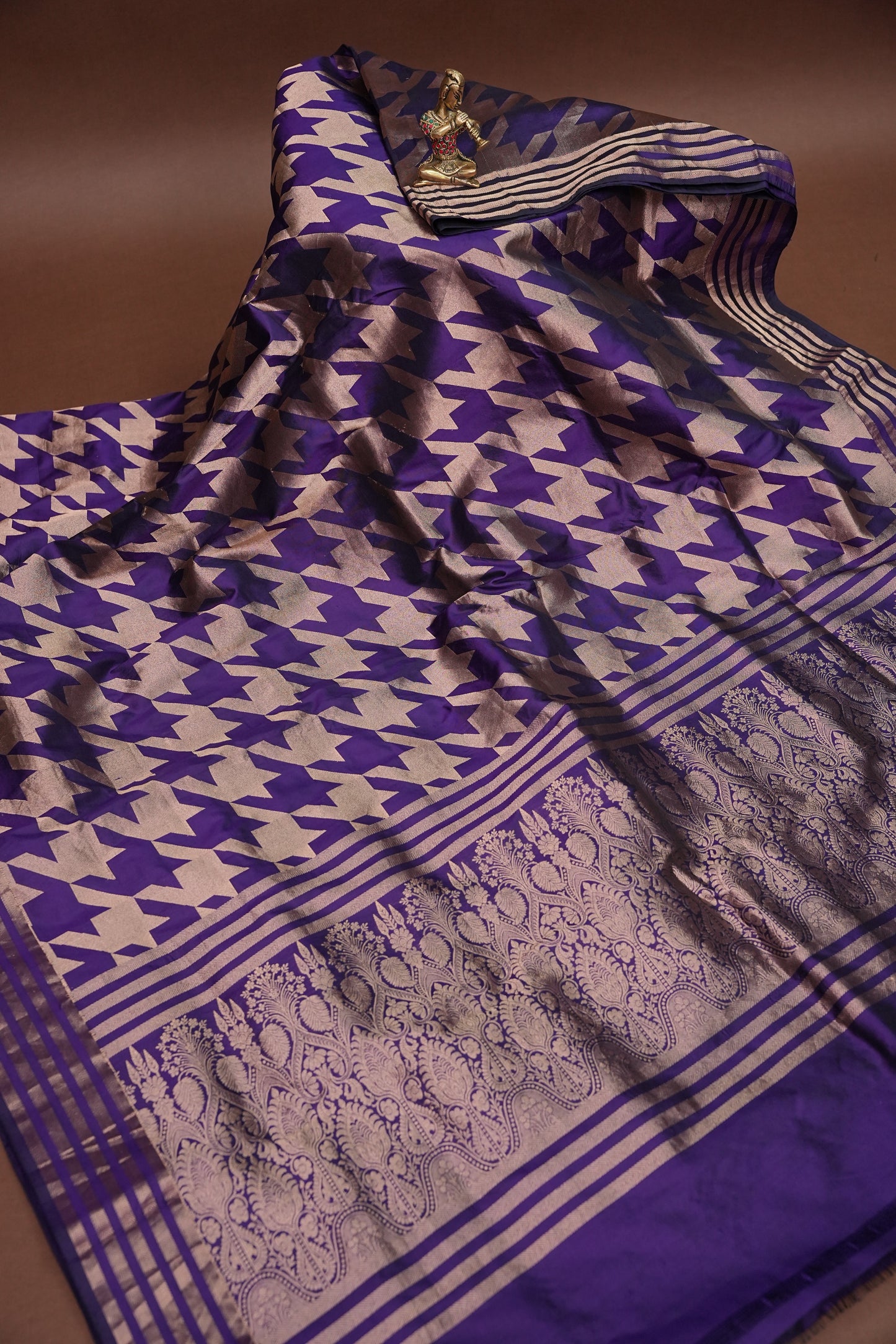 Geometric Patterned Pure Handloom Silk Katan Banaras Saree – Royal Purple