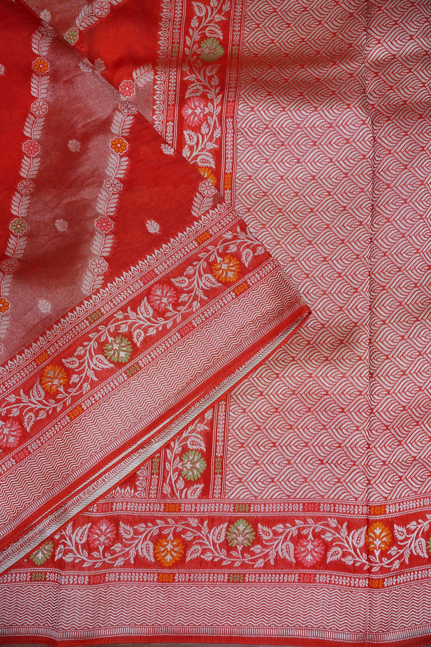 Mellow Tissue & Banarasi Fusion Saree with Meenakari Detailing – Red
