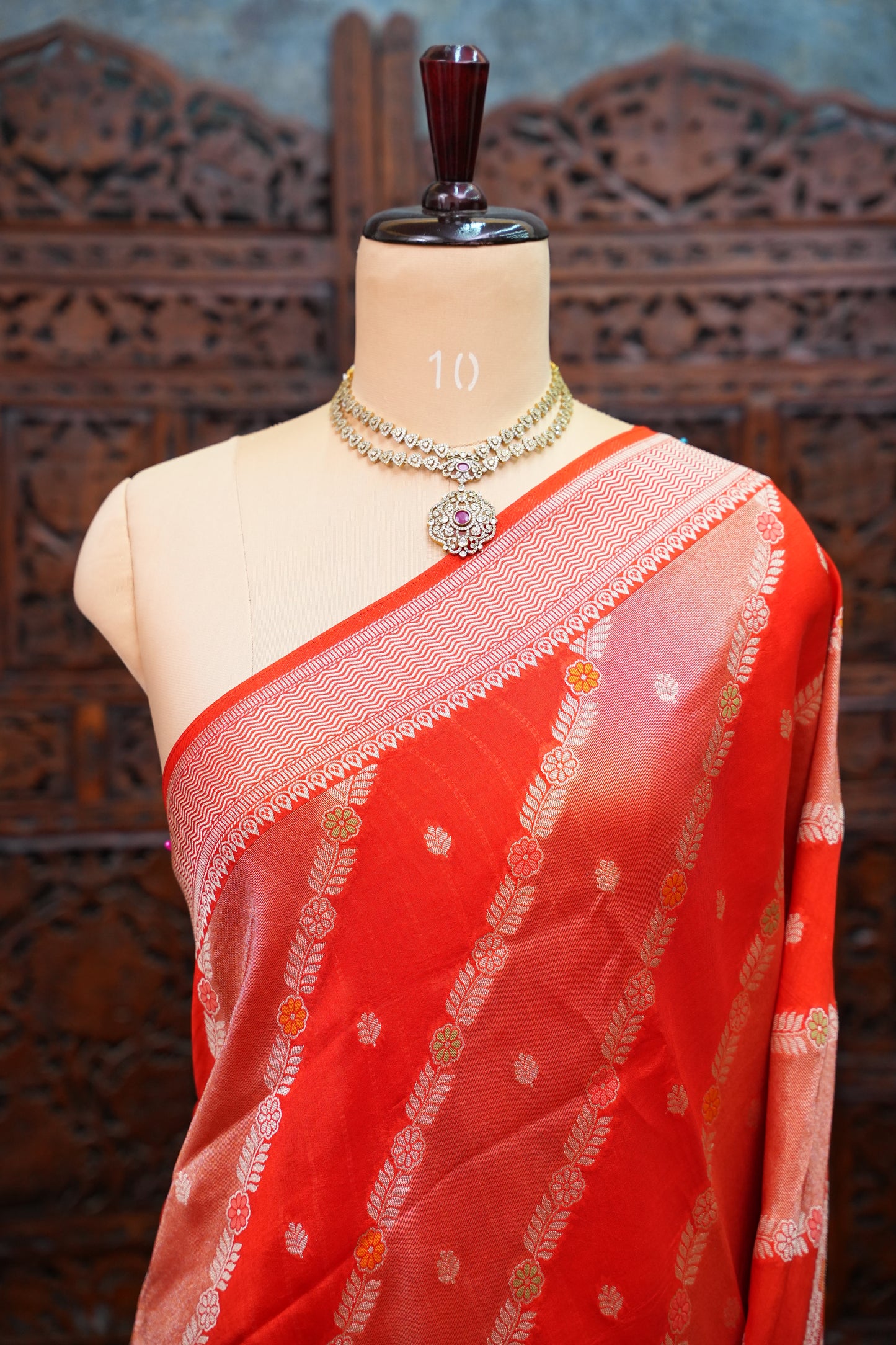 Mellow Tissue & Banarasi Fusion Saree with Meenakari Detailing – Red