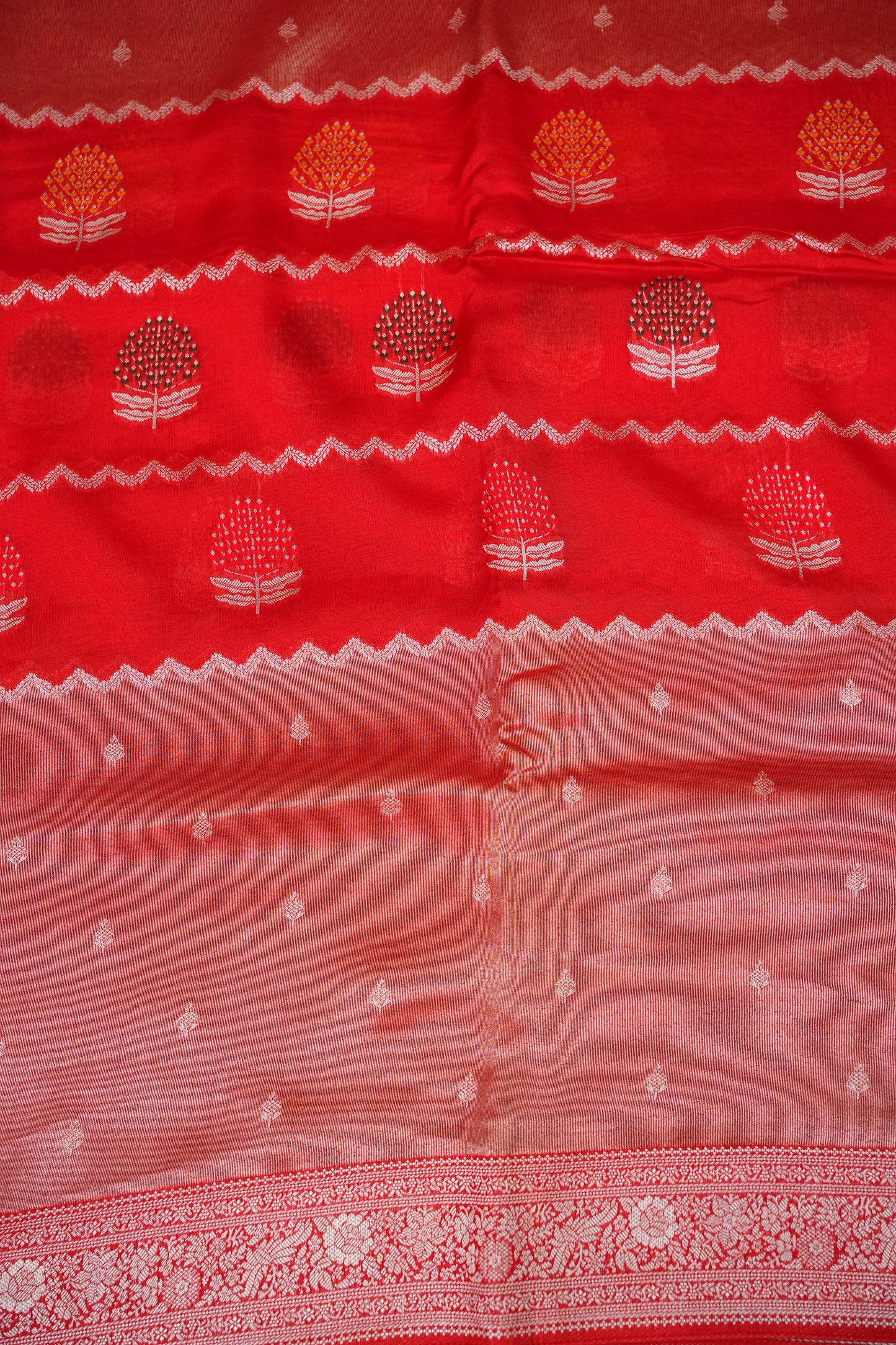 Mellow Tissue & Banarasi Fusion Saree with Meenakari Detailing – Red