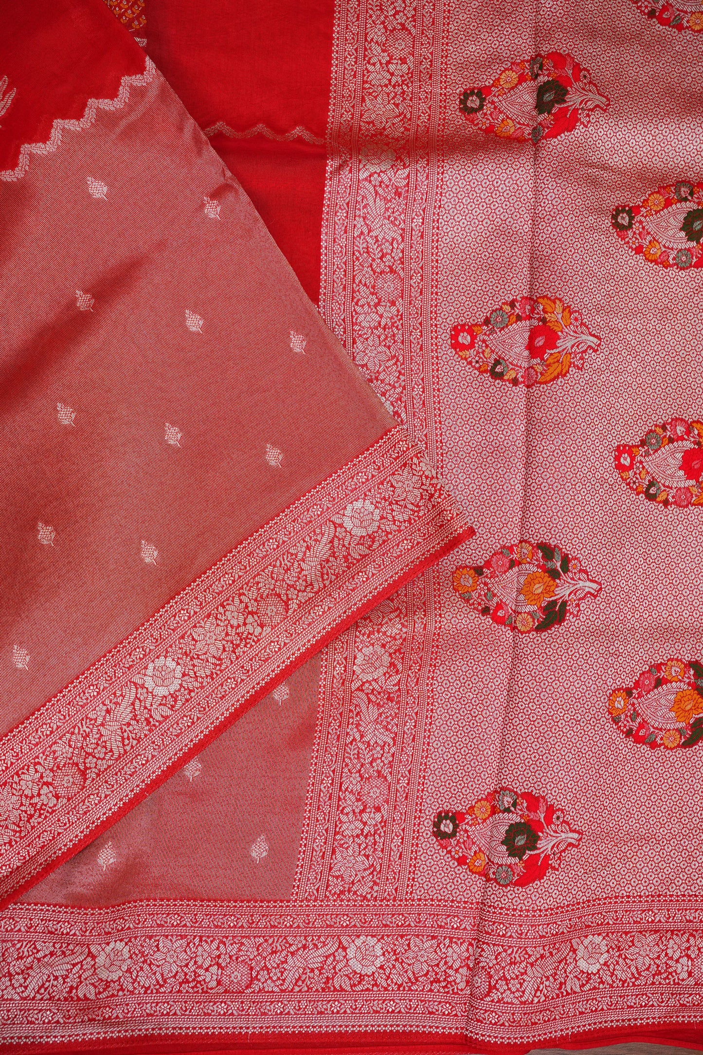 Mellow Tissue & Banarasi Fusion Saree with Meenakari Detailing – Red