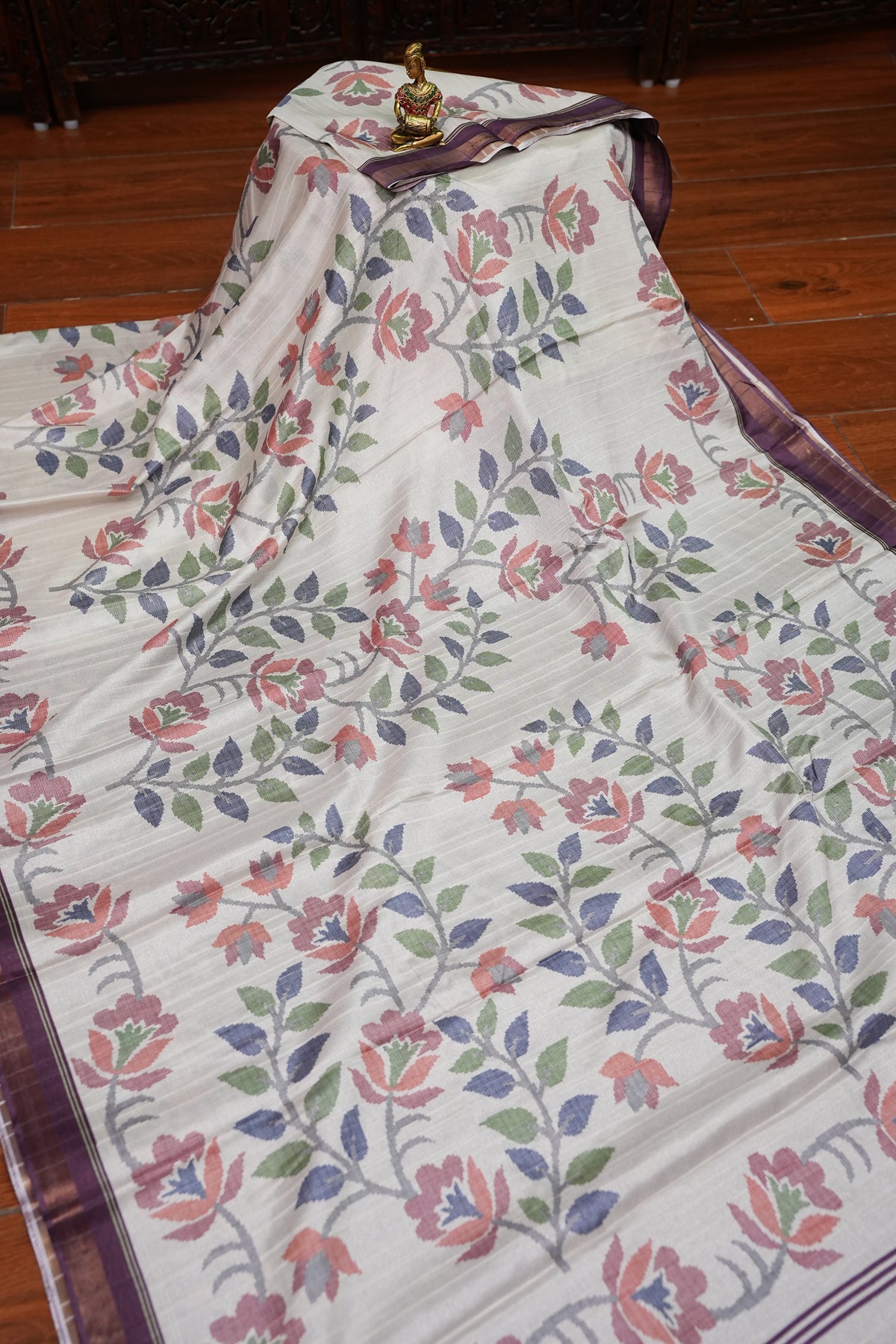 Semi Crepe Saree with Floral Design & Small Border – Ivory White