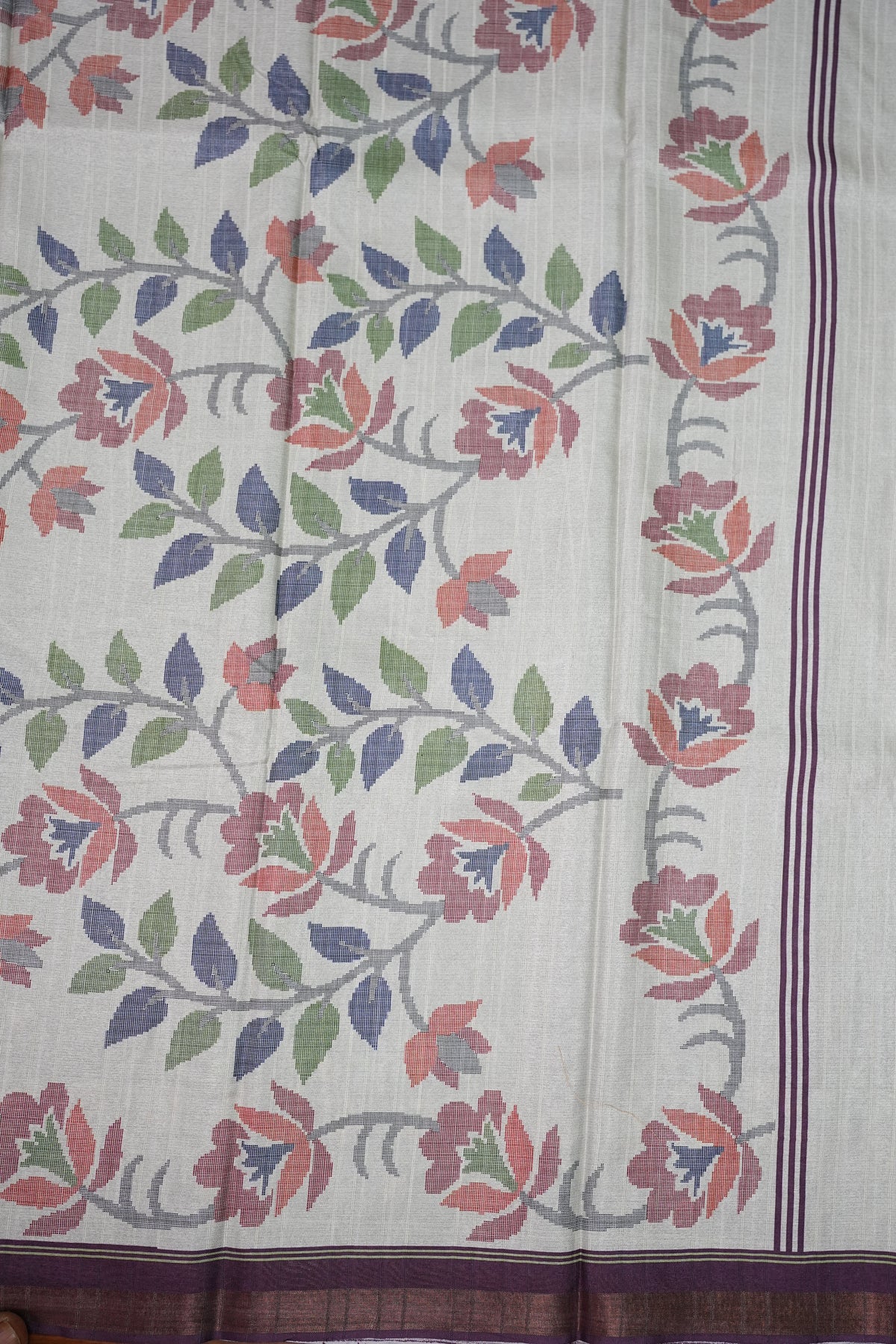 Semi Crepe Saree with Floral Design & Small Border – Ivory White