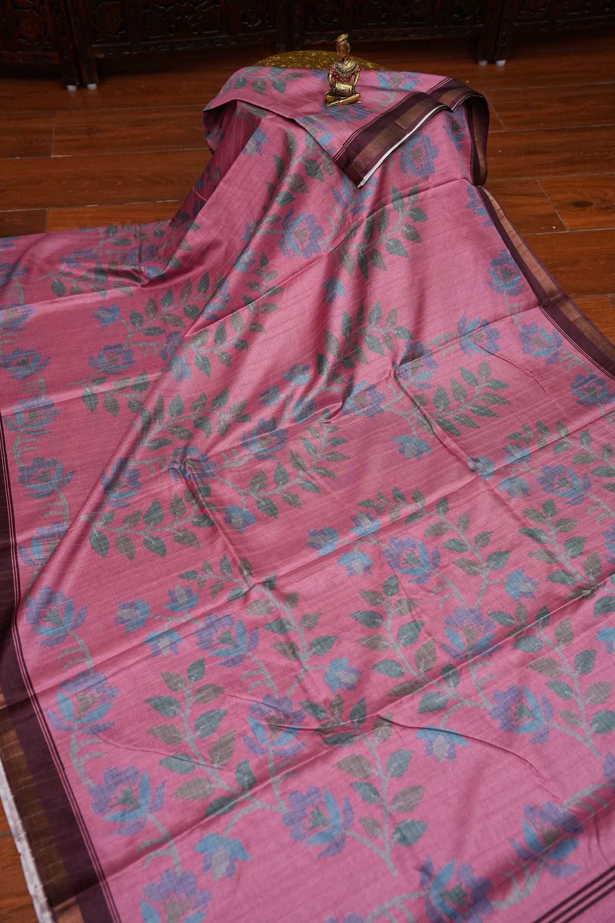 Semi Crepe Saree with Floral Design & Small Border – Dusty Pink