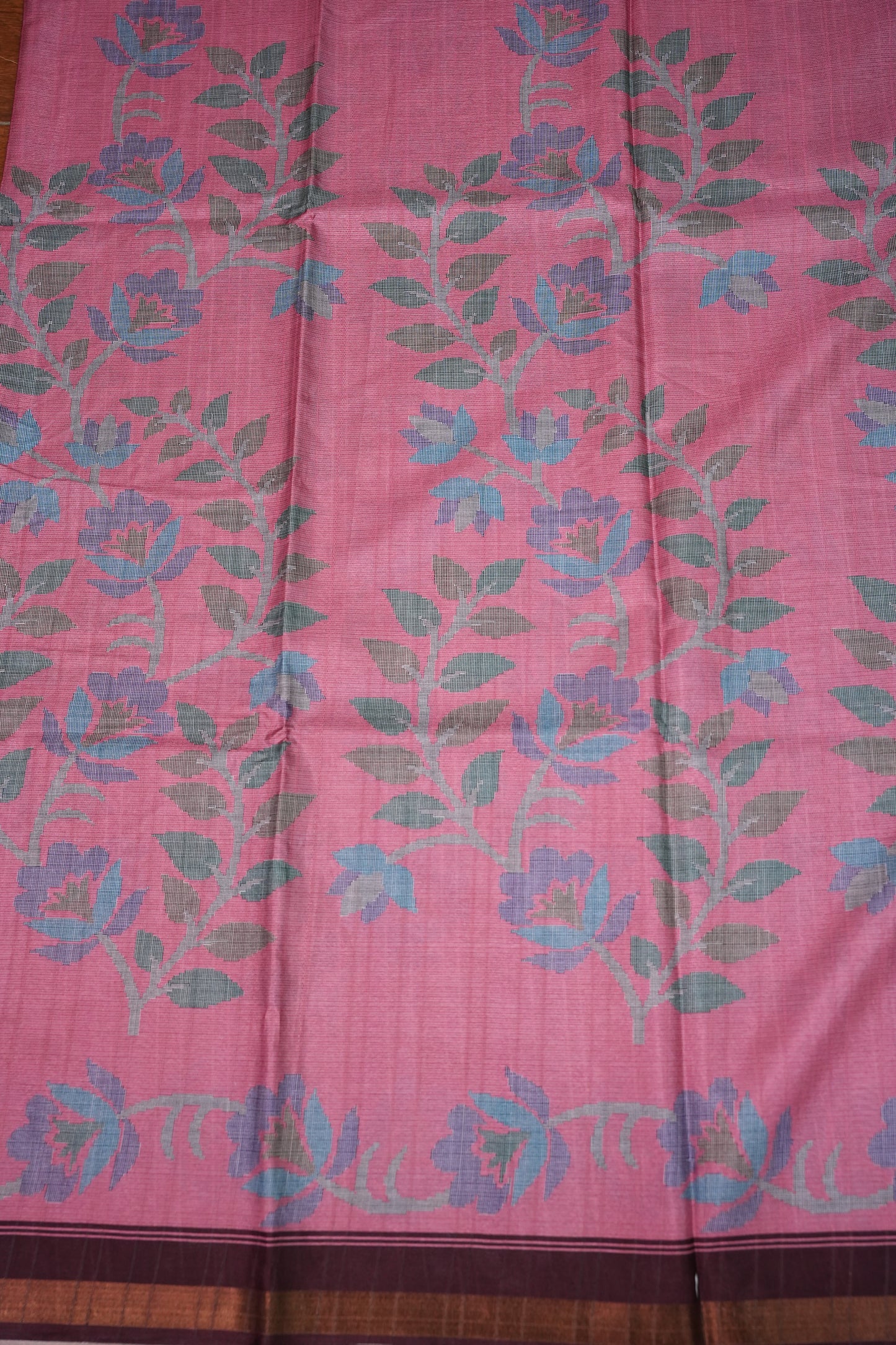 Semi Crepe Saree with Floral Design & Small Border – Dusty Pink