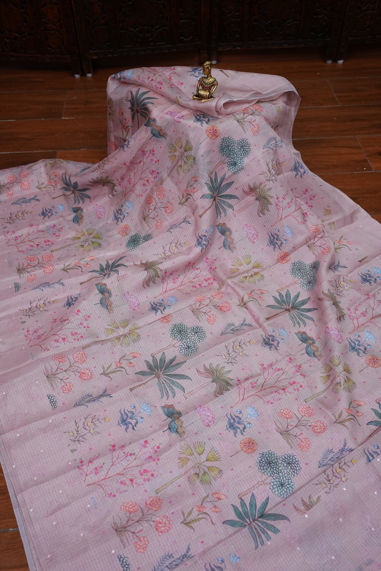 Kota Checks Saree with Botanical Digital Print – Blush Pink