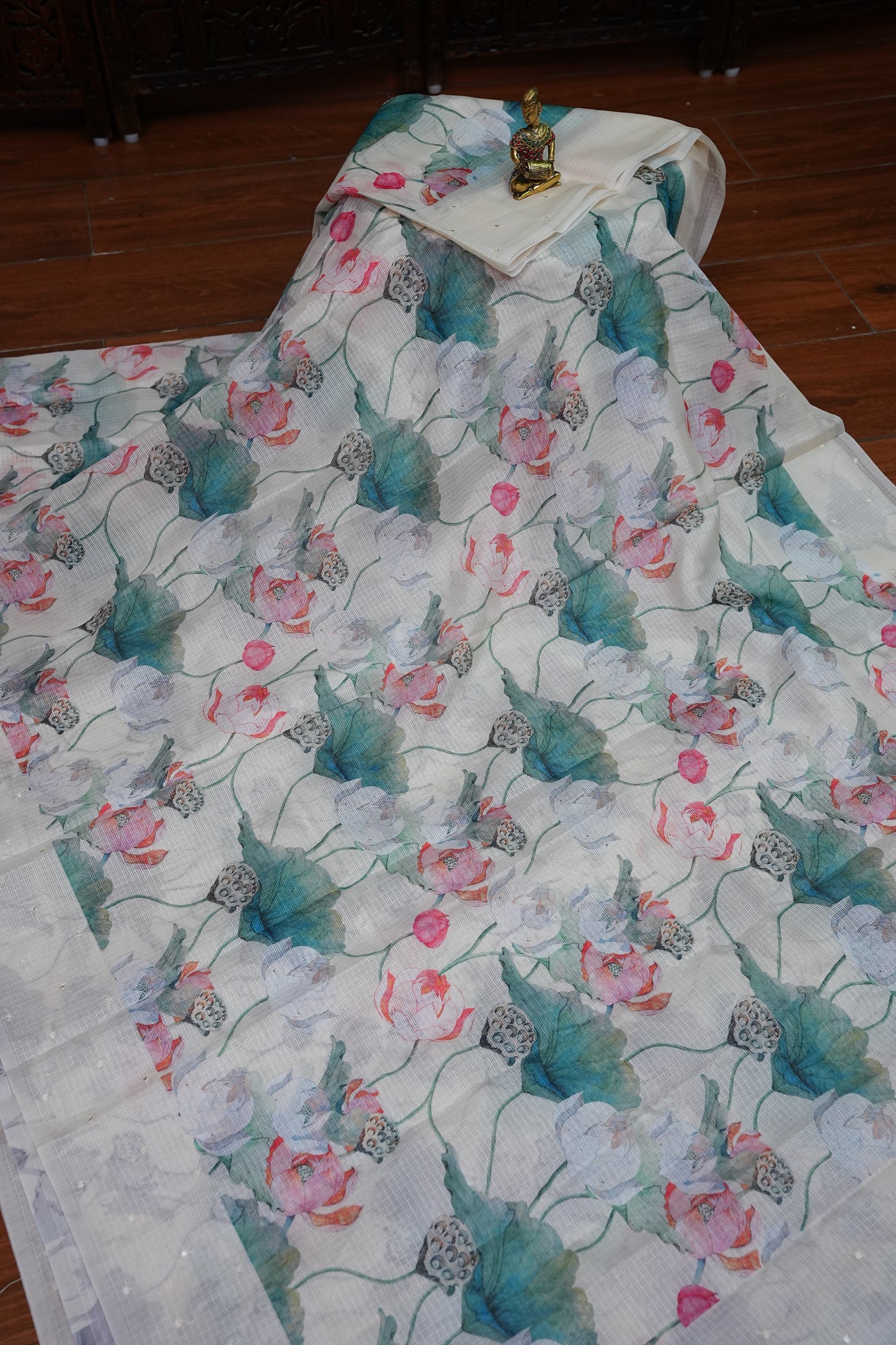 Kota Checks Saree with Lotus Floral Digital Print – Silver Grey